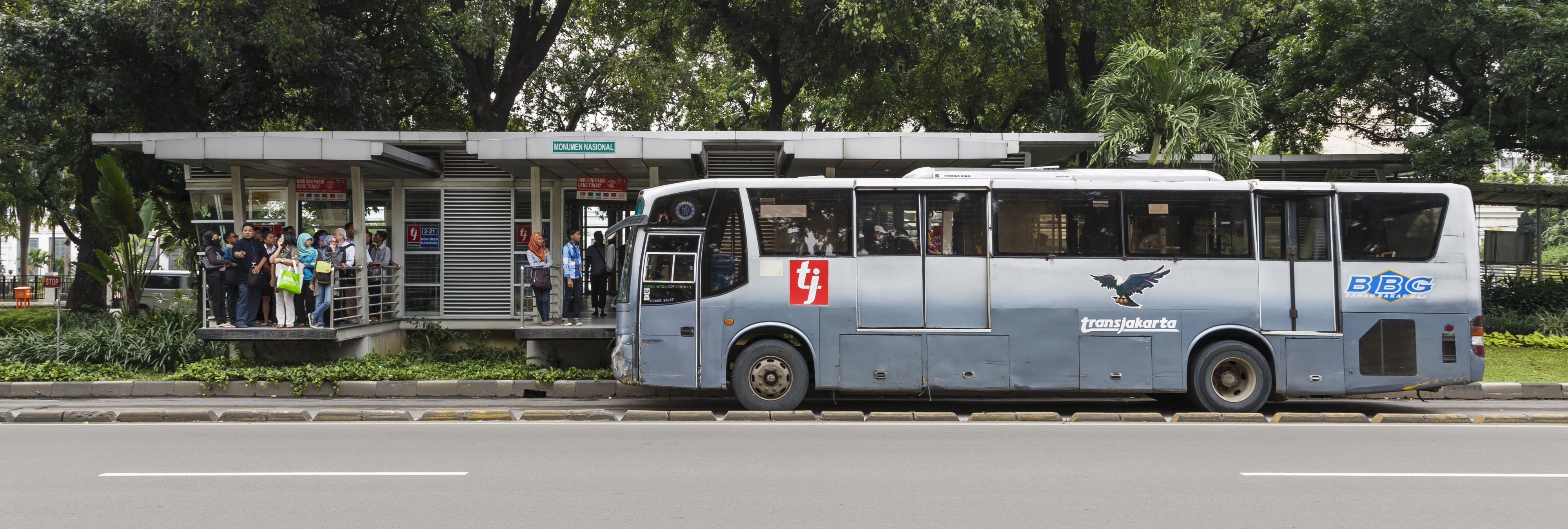 Jakarta Indonesia Bus-stop-Monumen-Nasional-01