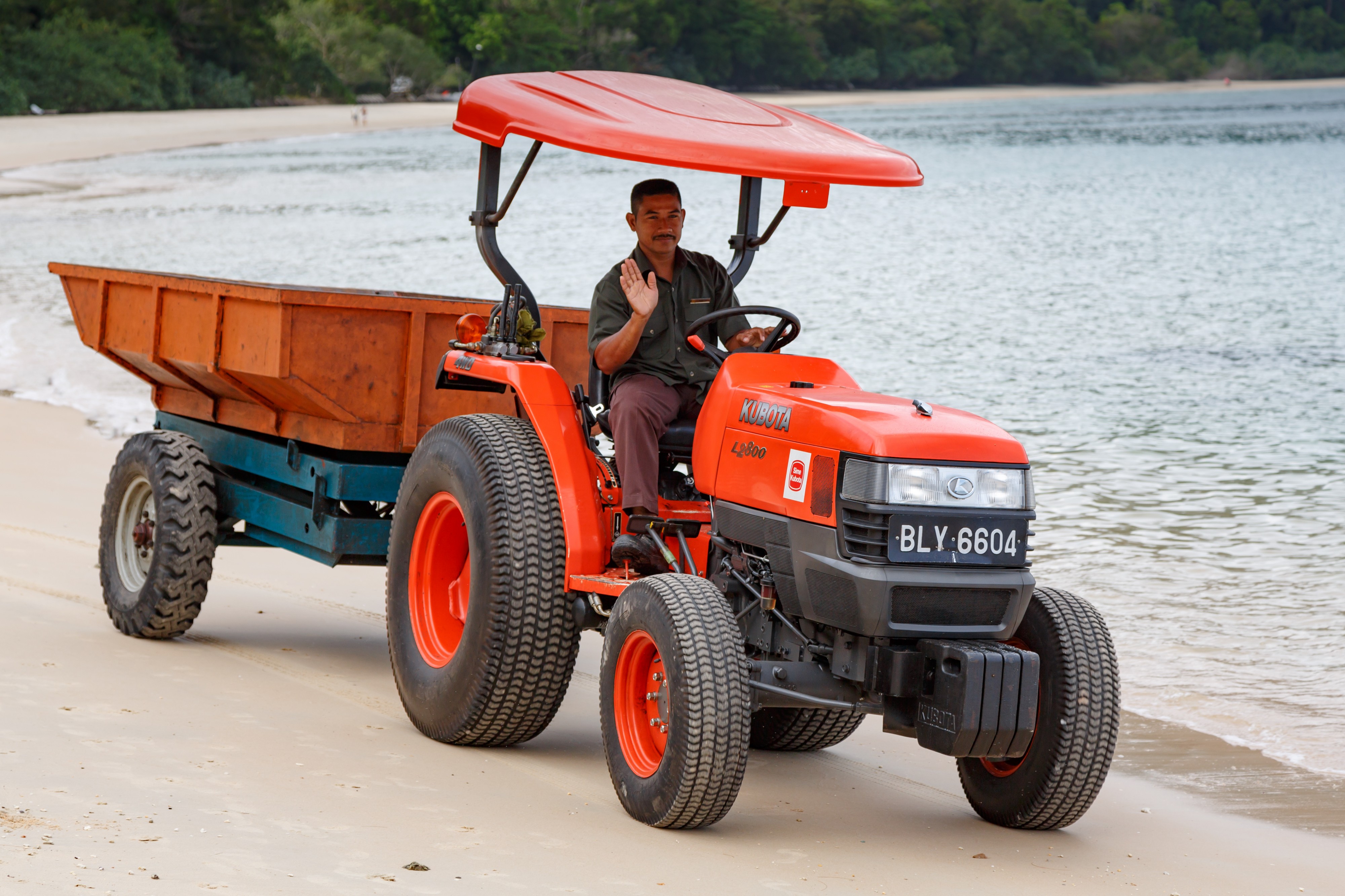 Langkawi Malaysia Beach-service-truck-01