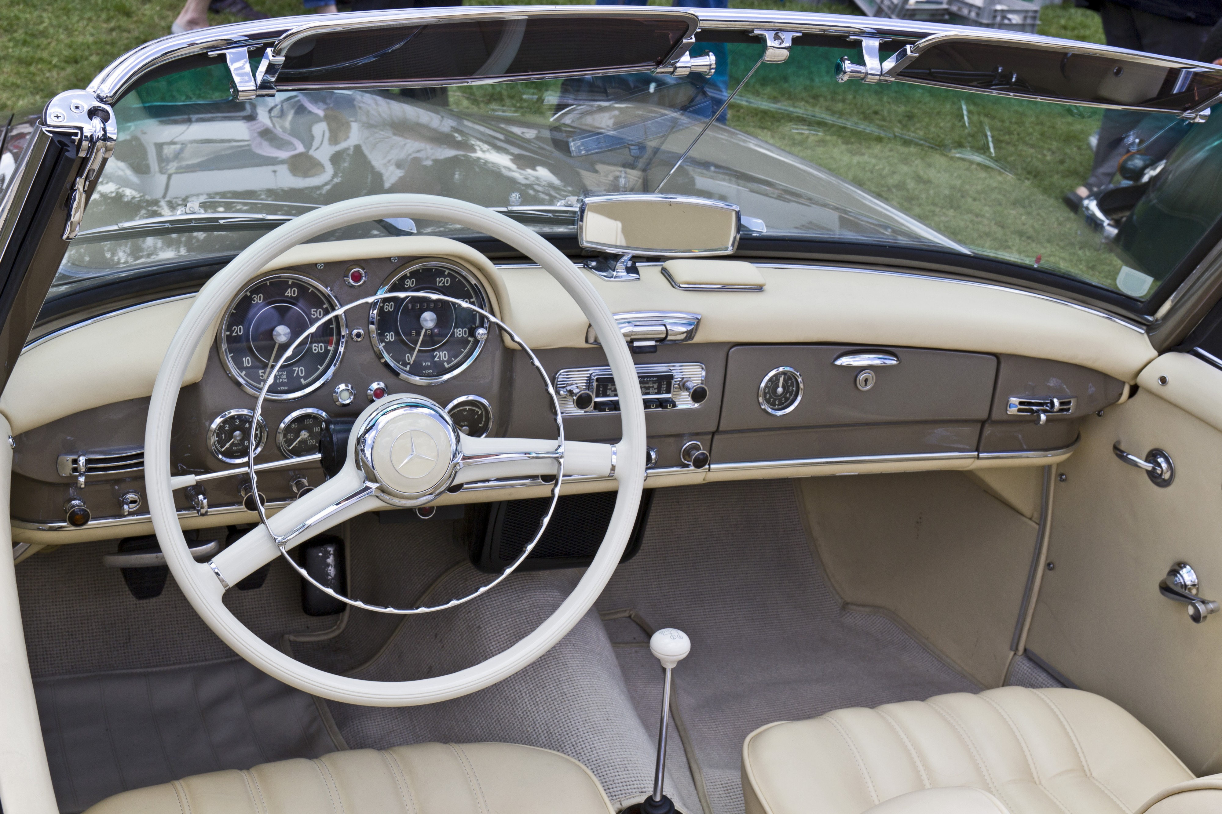 Mercedes Benz 190SL Roadster inside 20110611