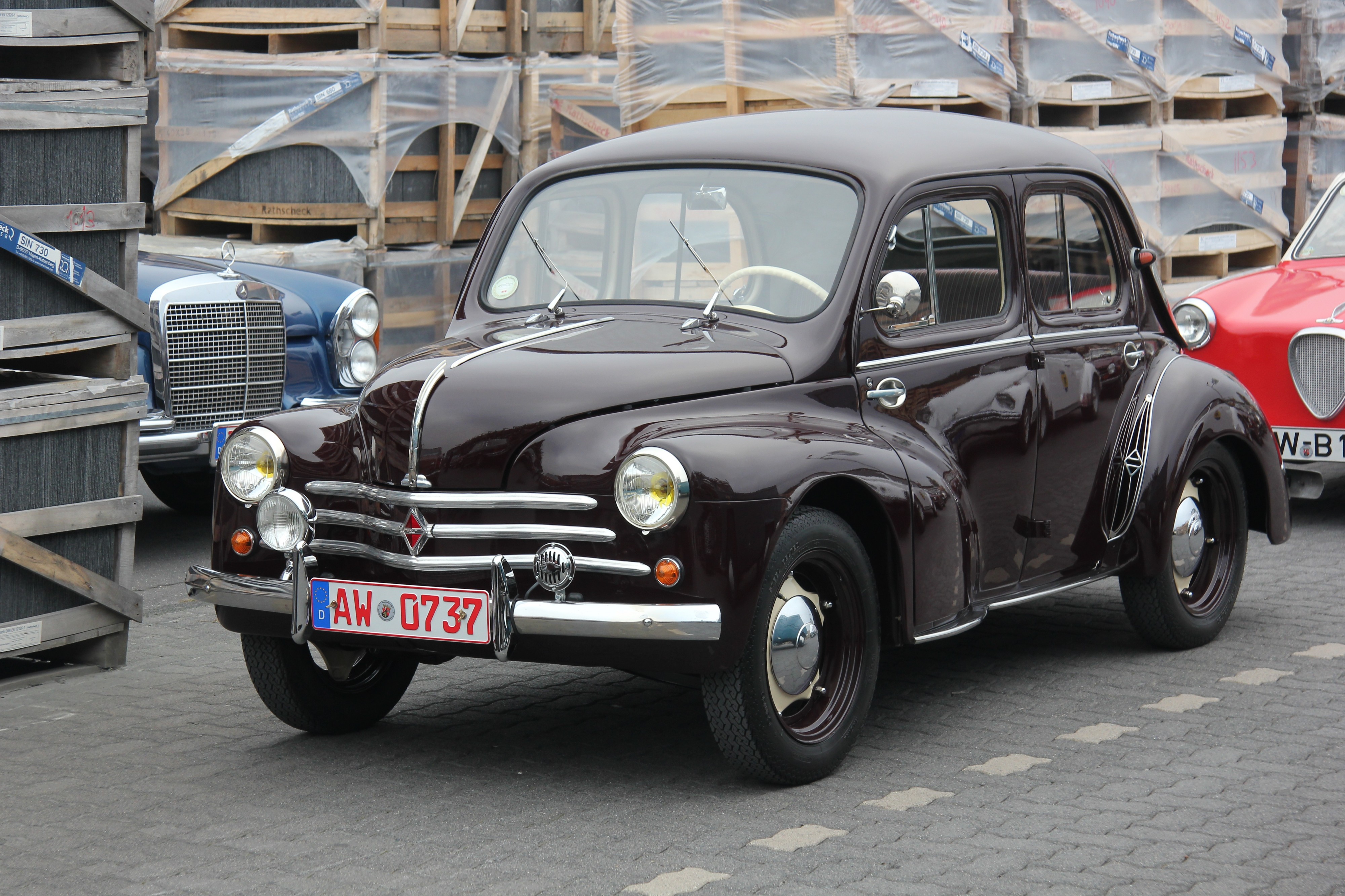 Renault 4 CV (2014-09-13 7057) Front