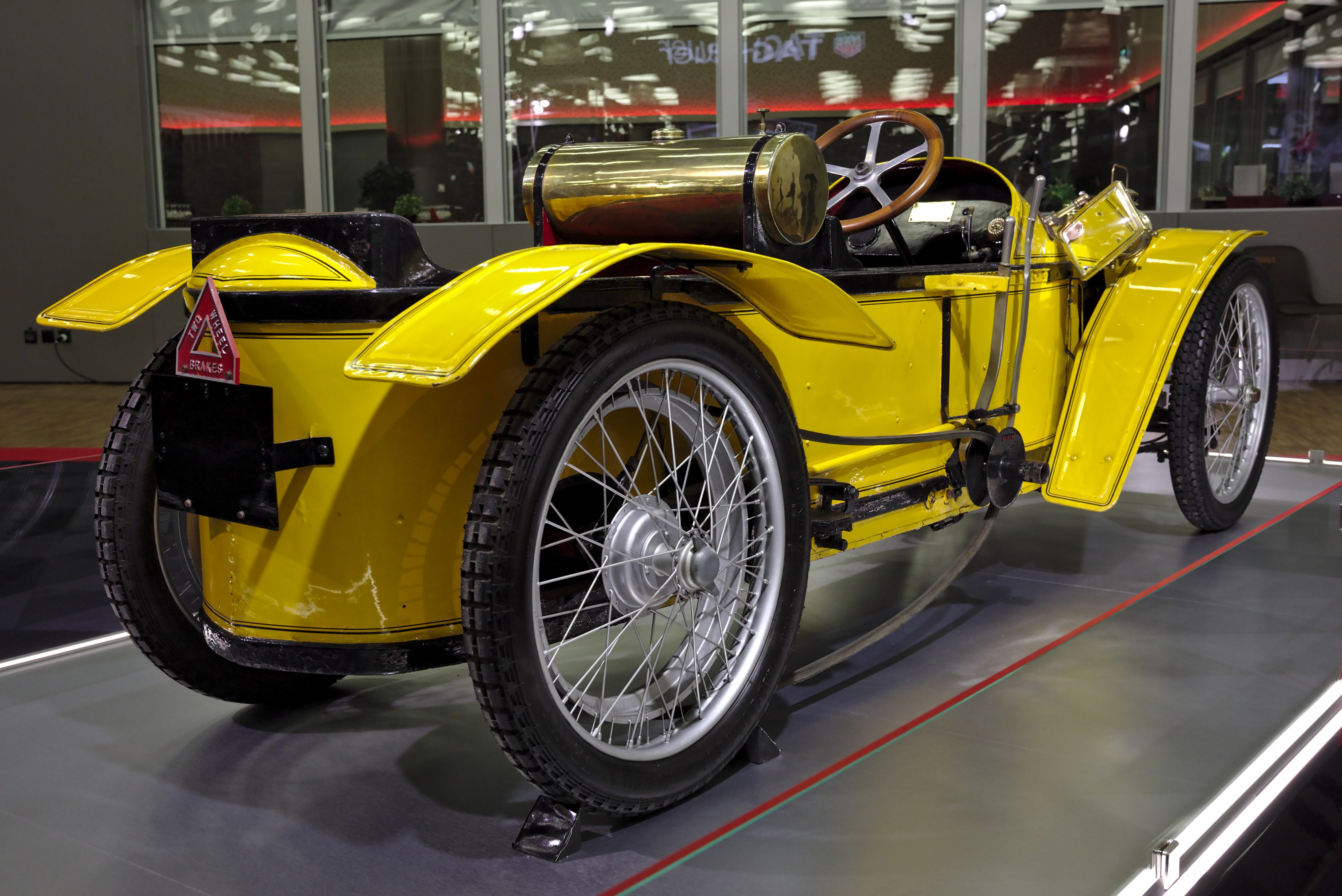 Super Levêque Back 1911 Genf 2018