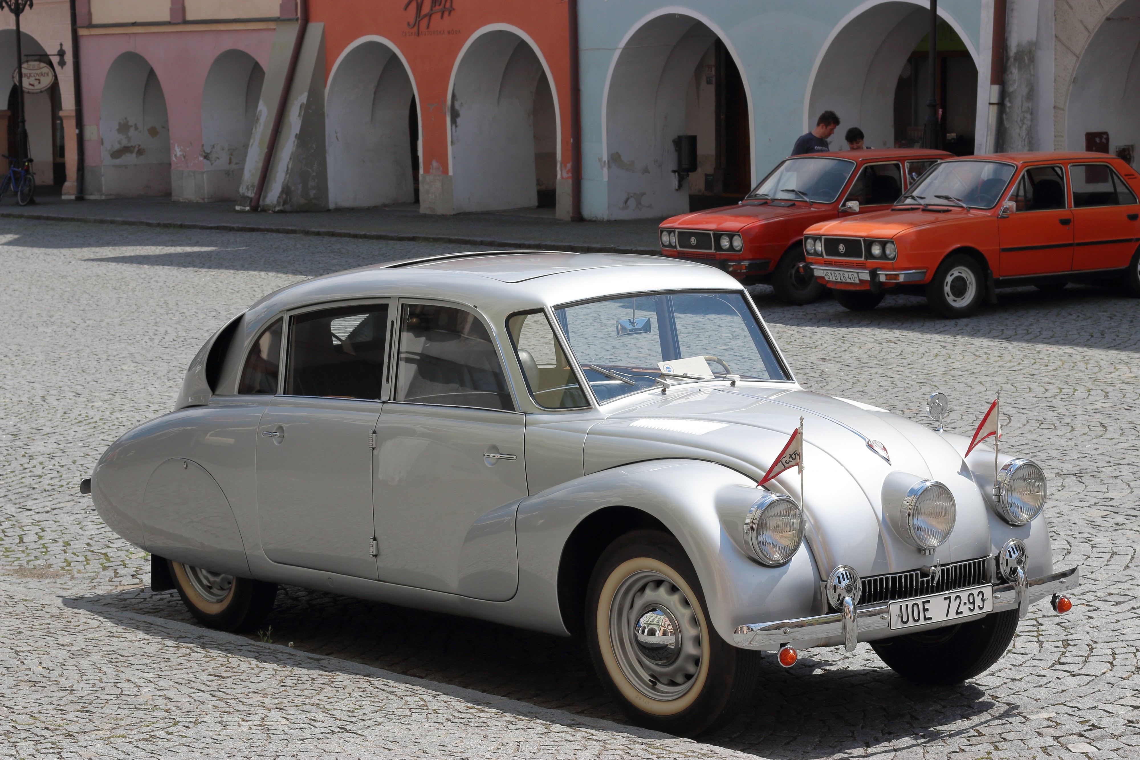 Tatra 87 Skoda 120 02 (Foto Hilarmont)