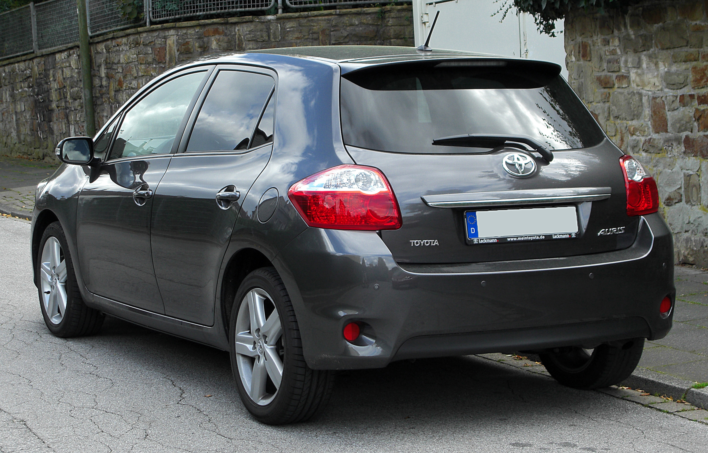 Toyota Auris Facelift rear 20100926