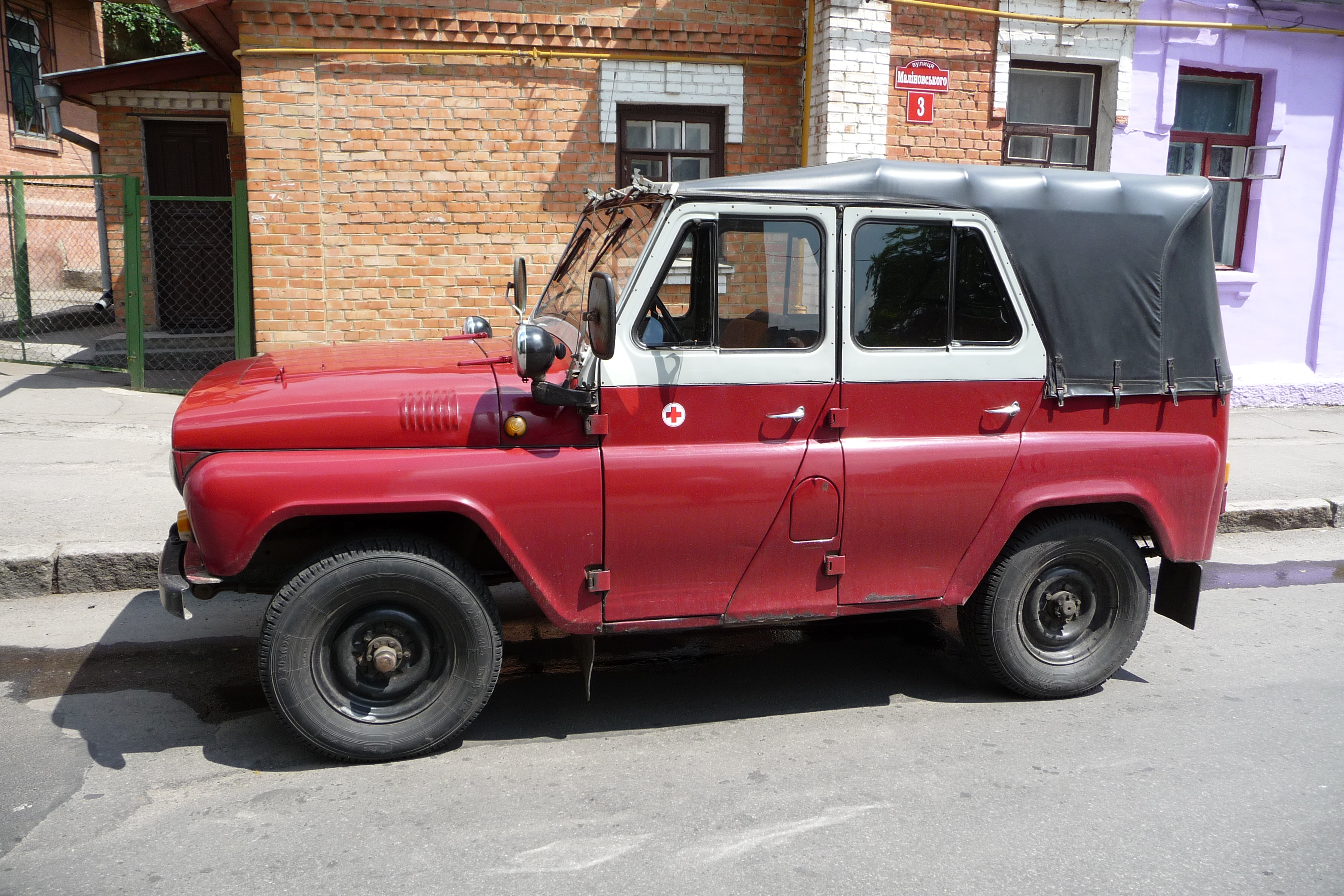 UAZ-469 Medical 2009 G1