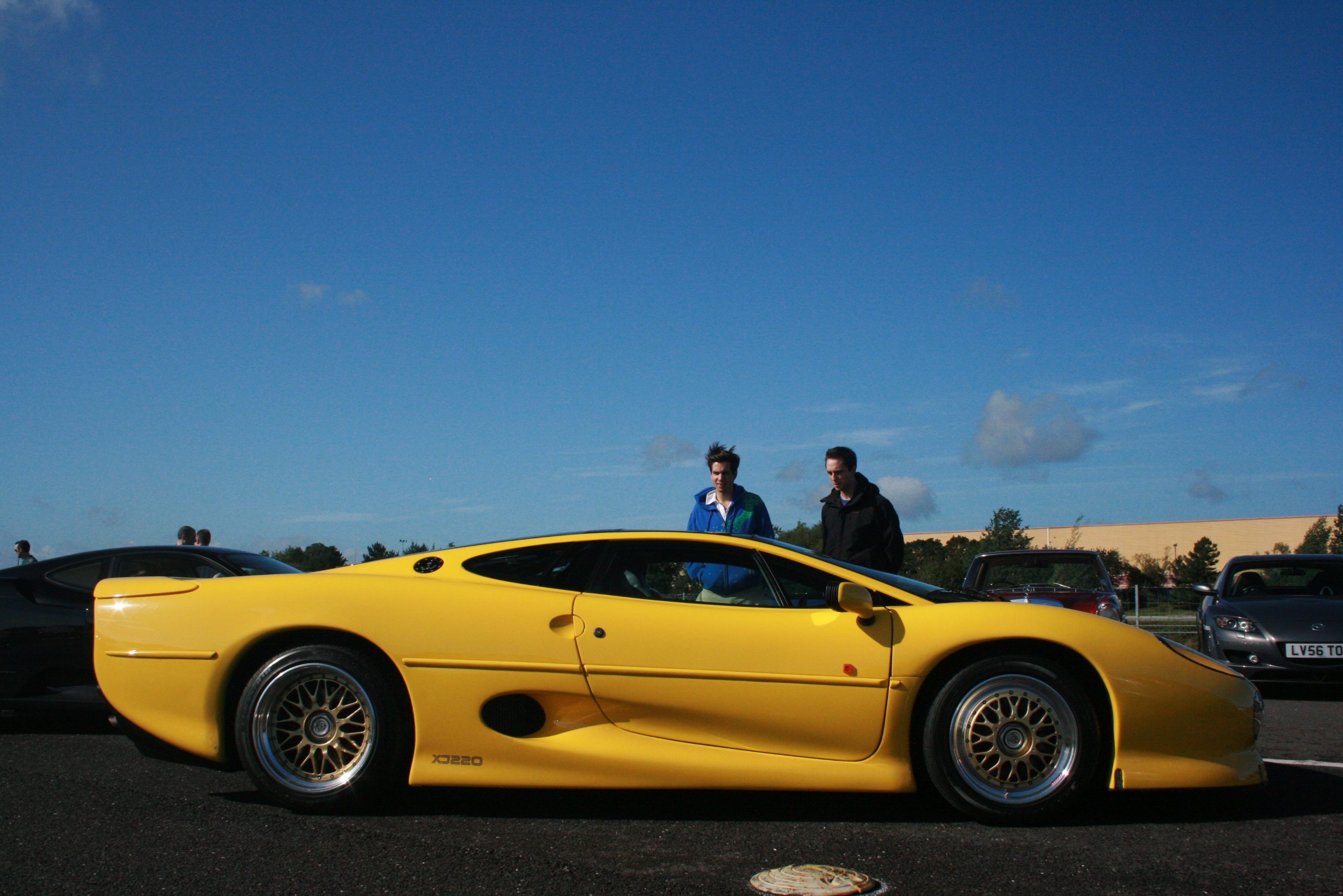Very rare Jaguar XJ220 - Flickr - Supermac1961