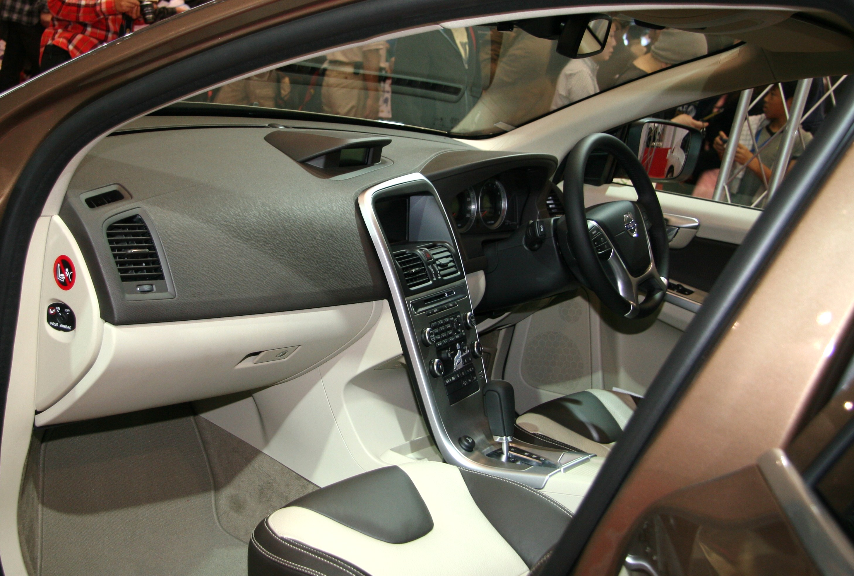 Volvo XC60 interior