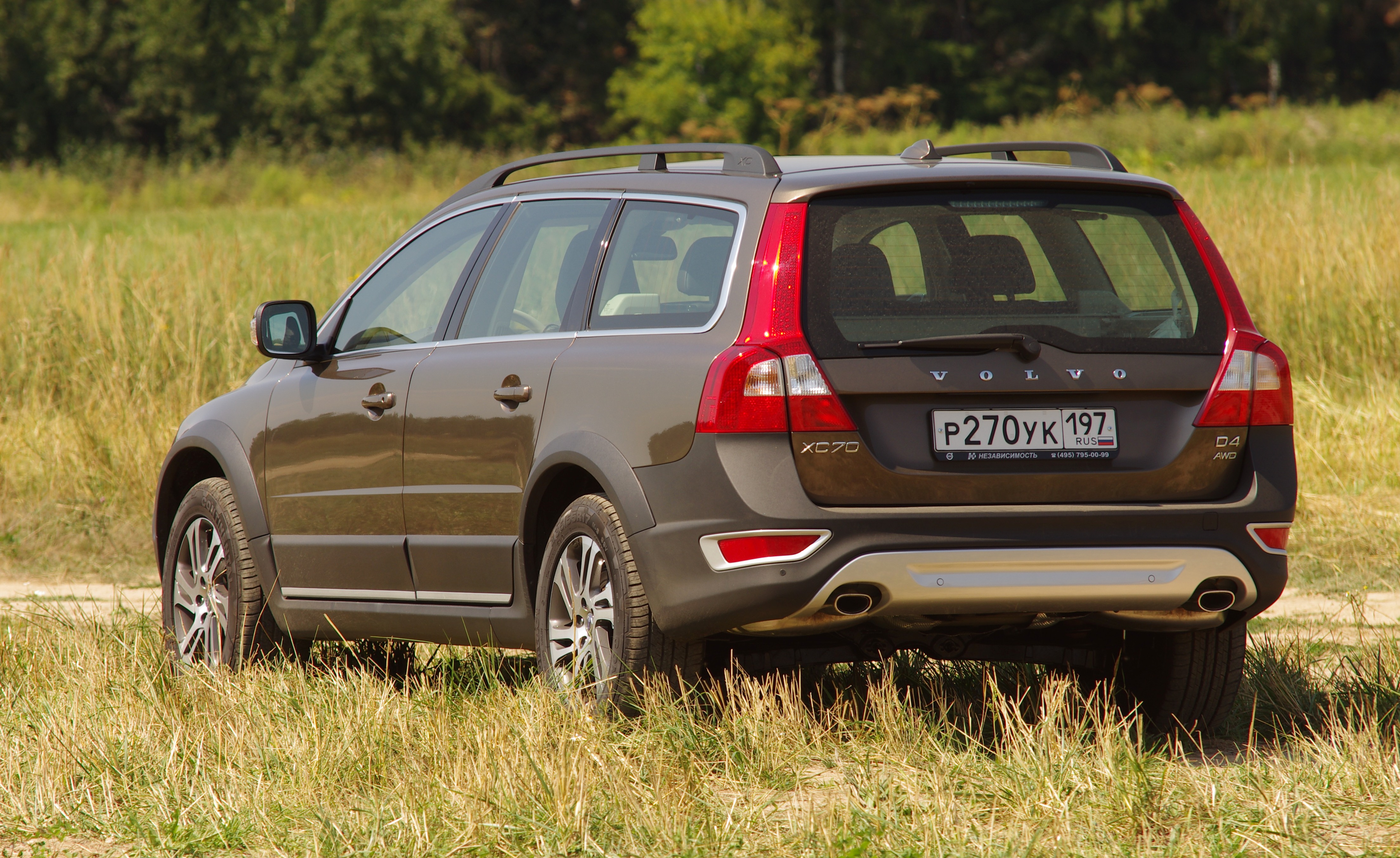 Volvo XC70 (back-side)