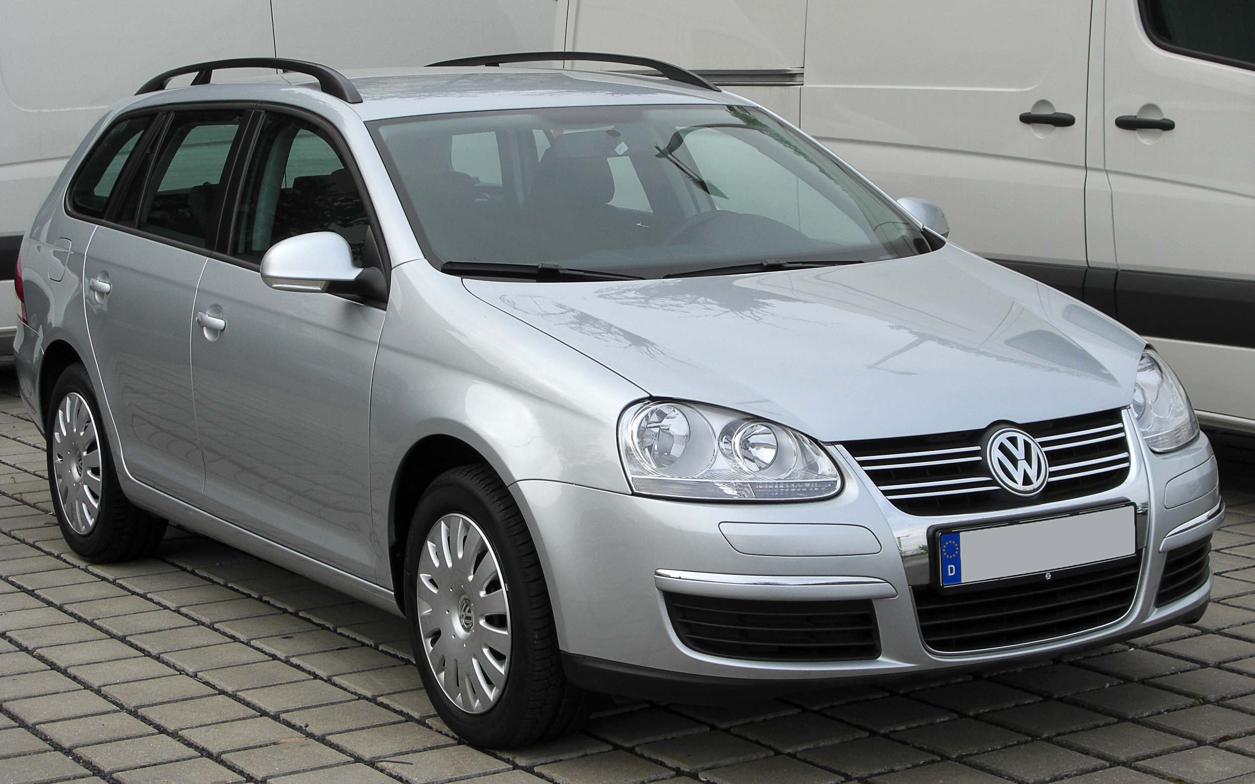 VW Golf V Variant TDI front 20100425