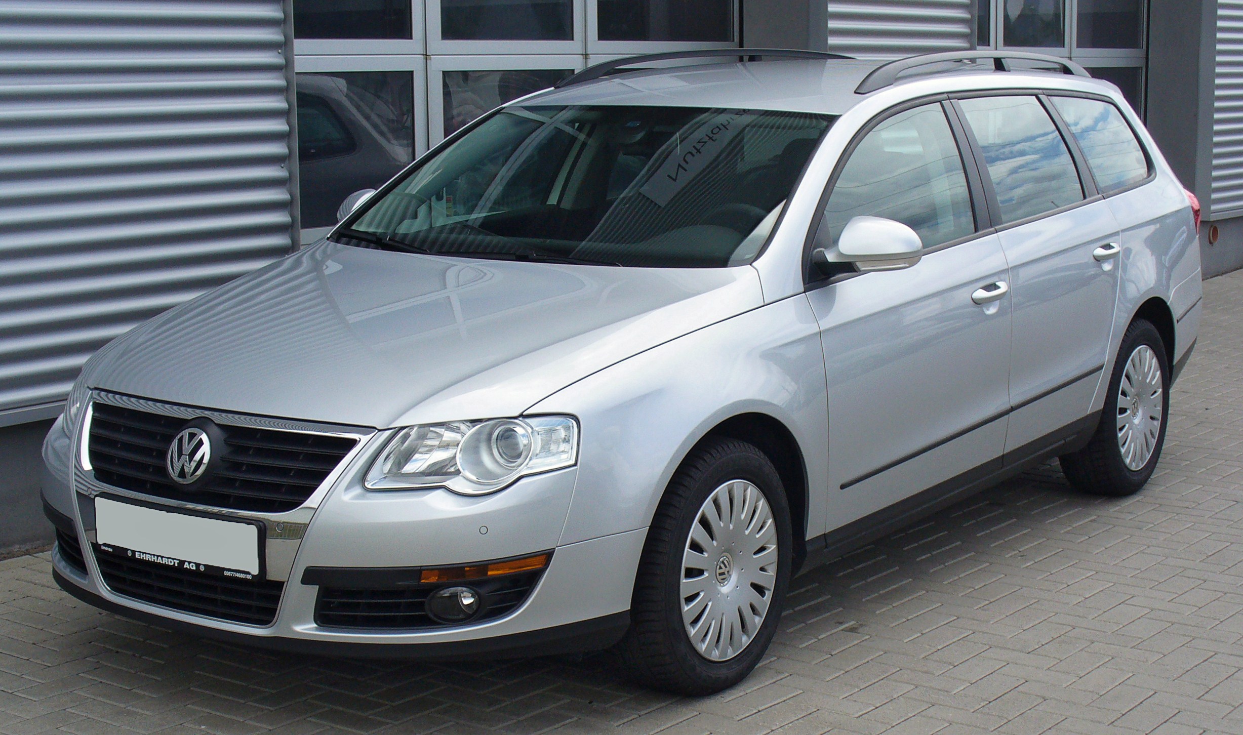 VW Passat Variant 2.0 TDI Trendline Reflexsilber