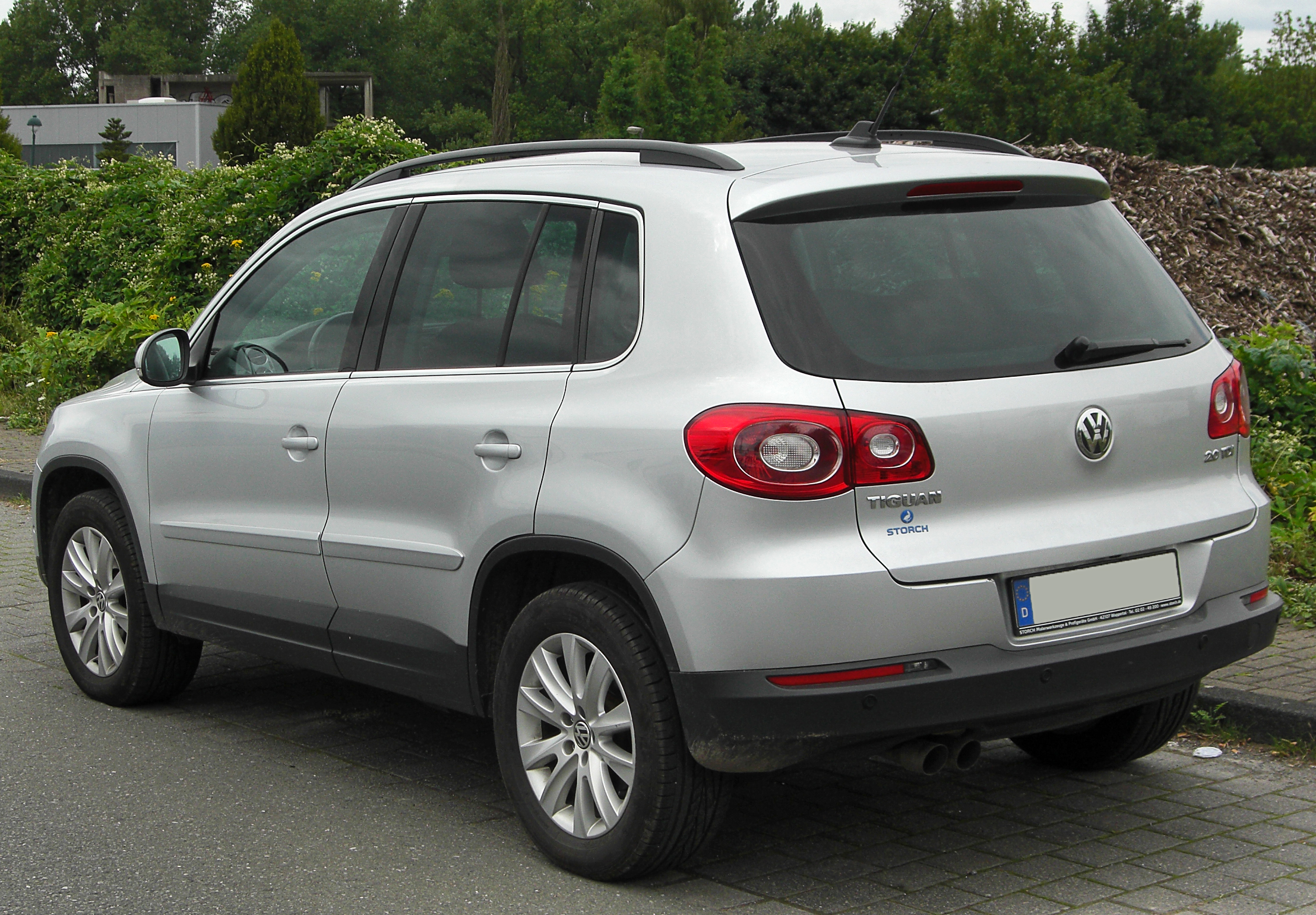 VW Tiguan 2.0 TDI rear 20100801
