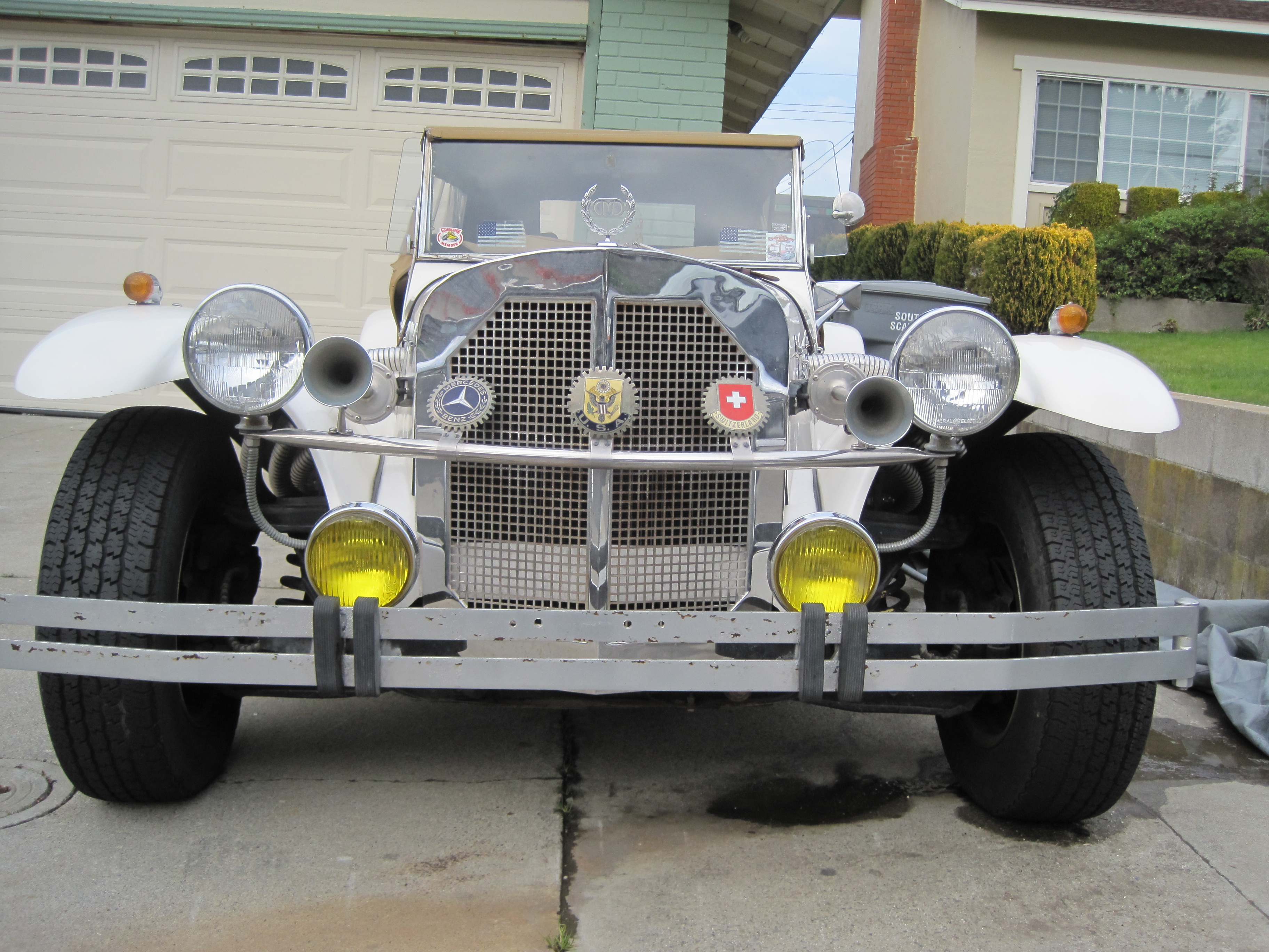 White Mercedes Gazelle front