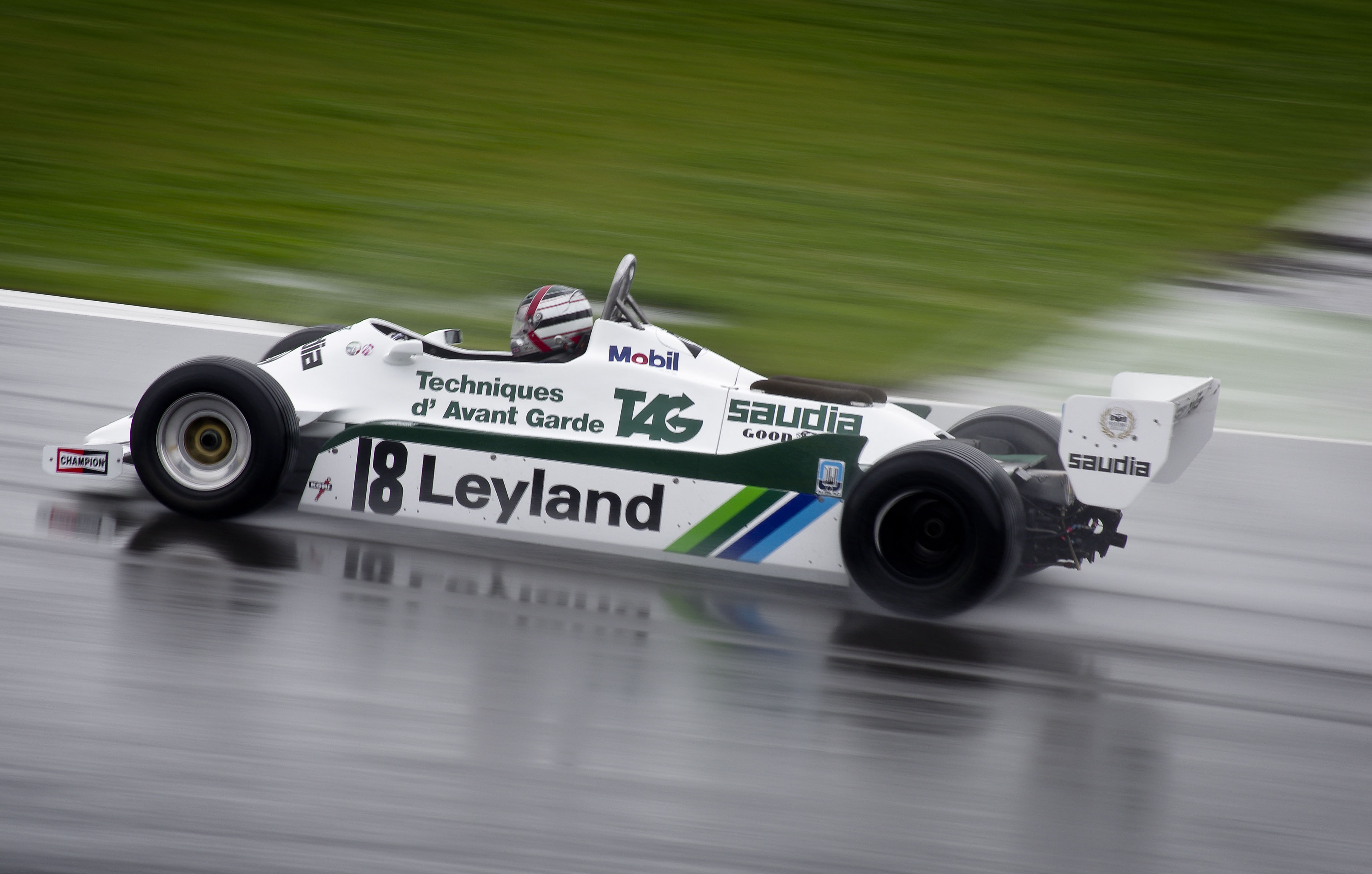 Williams FW07