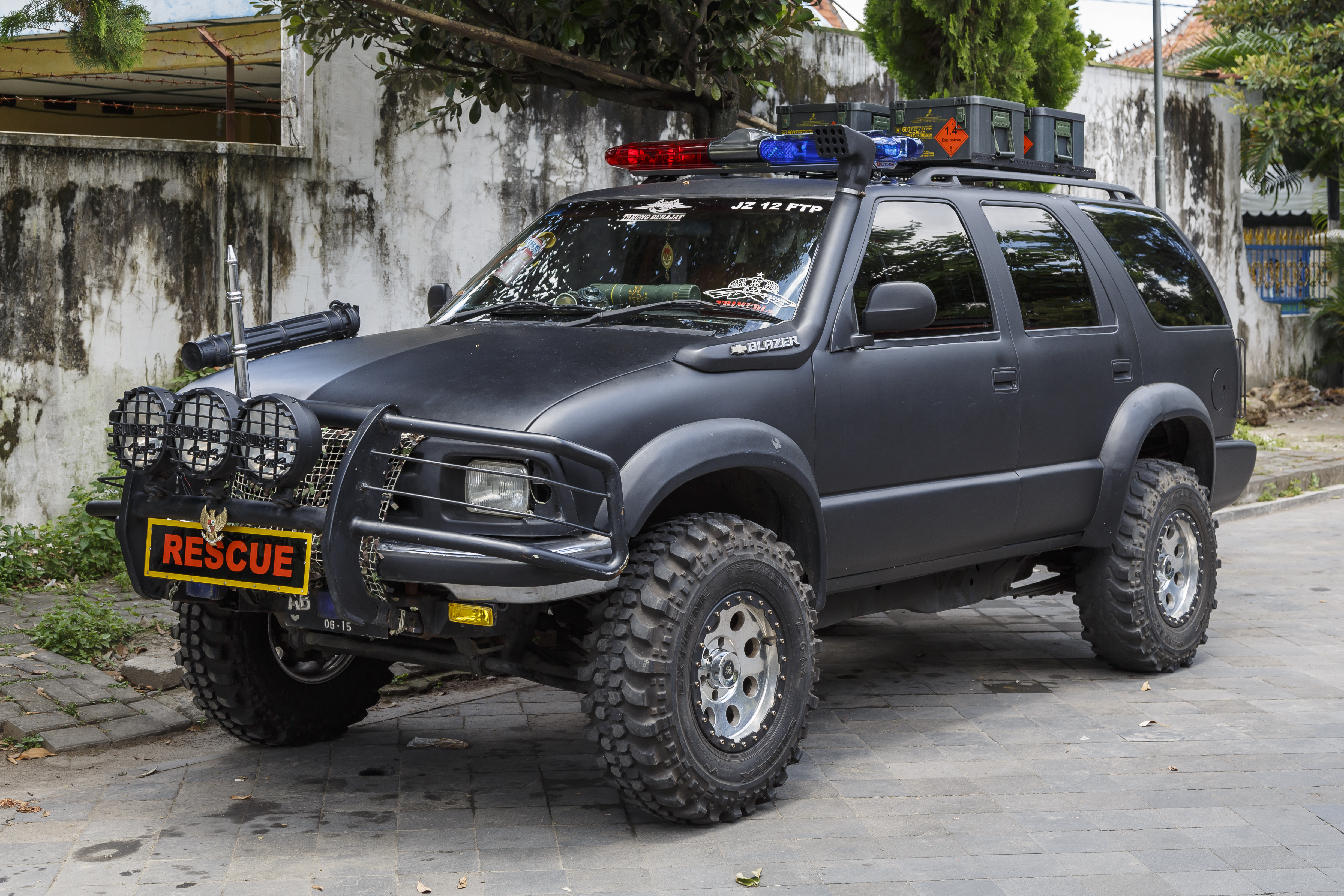 Yogyakarta Indonesia Chevrolet-Blazer-Rescue-vehicle-01