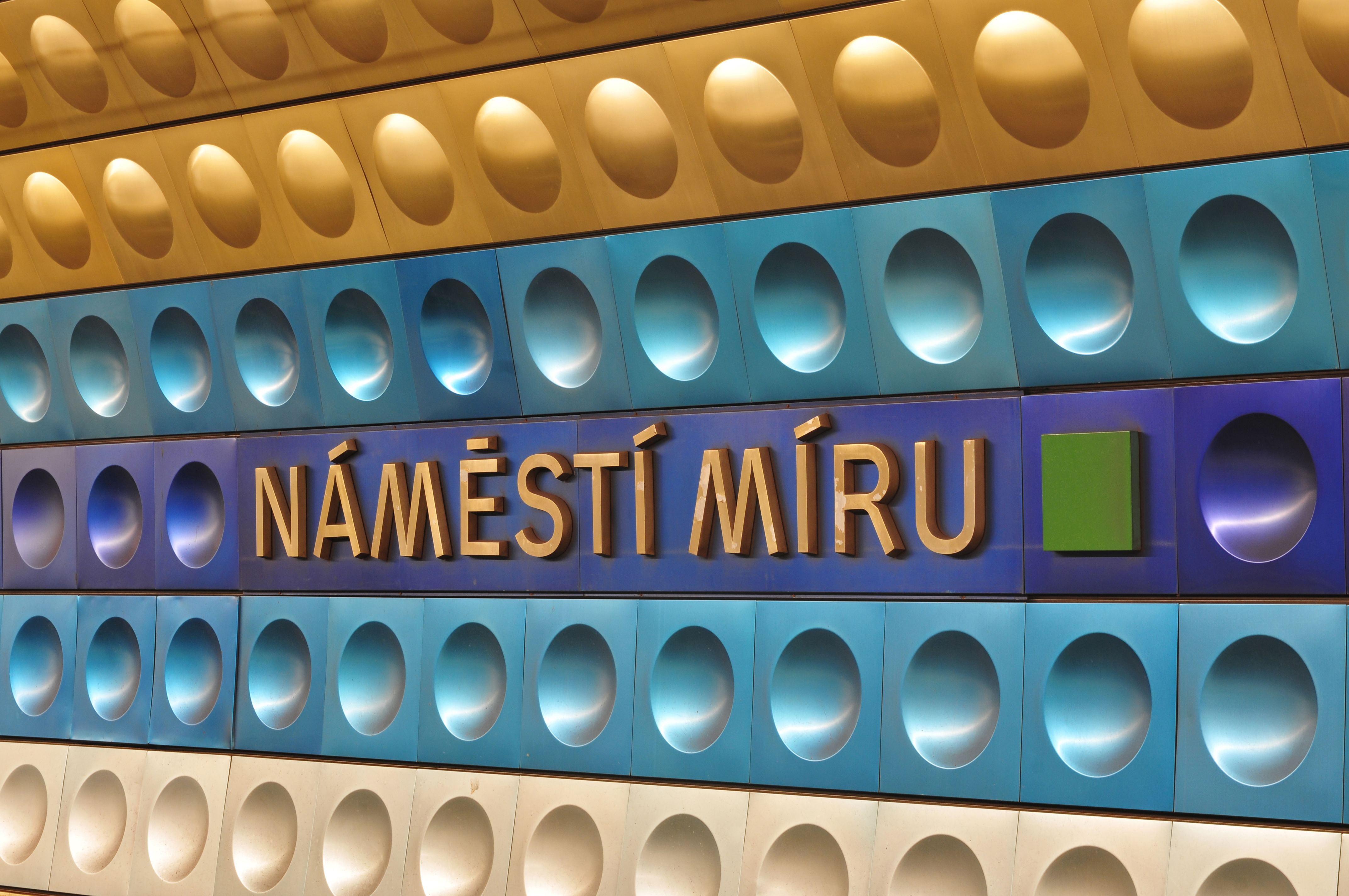 13-12-31-metro-praha-by-RalfR-076