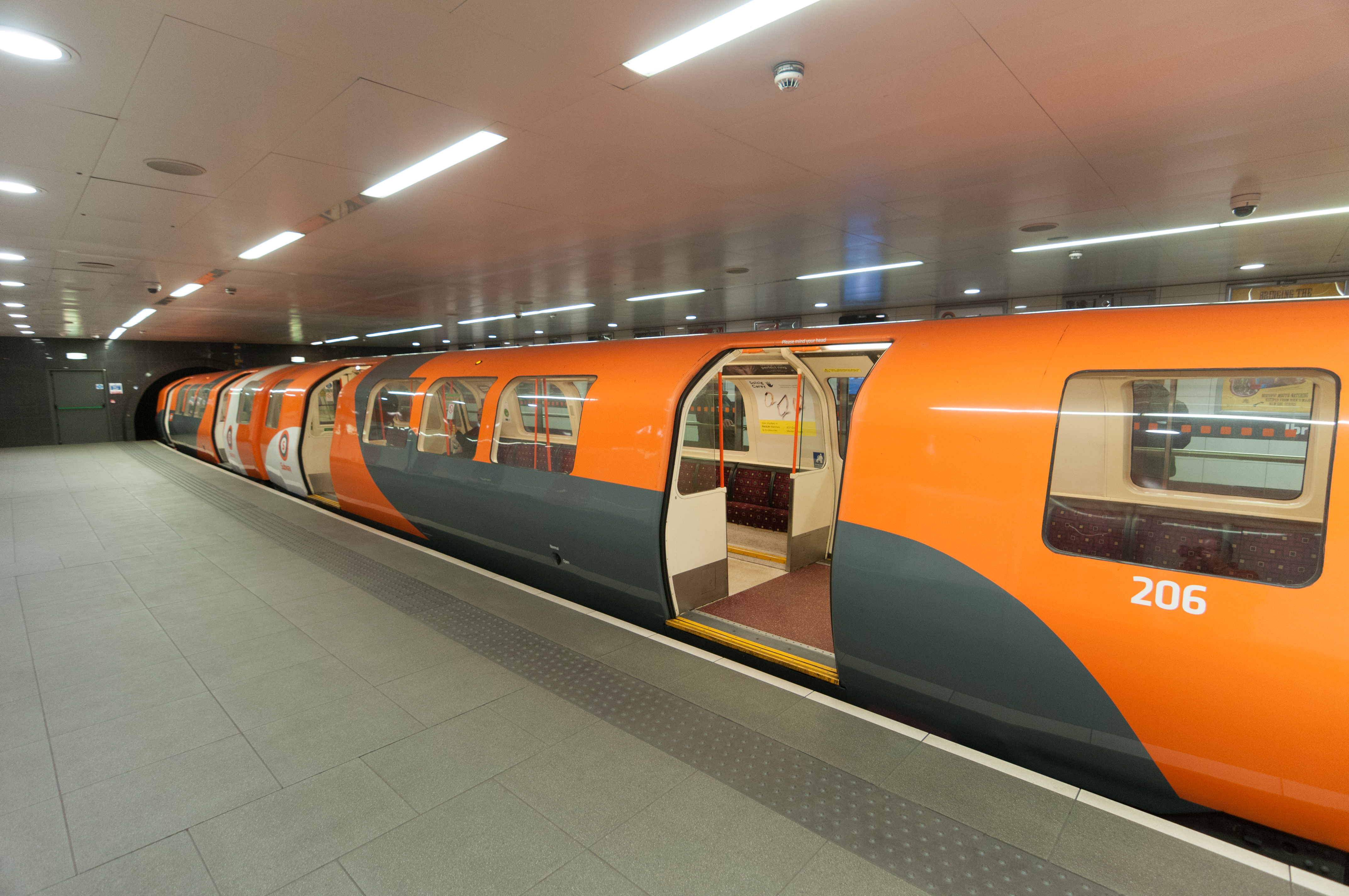 17-11-15-Glasgow-Subway RR70165
