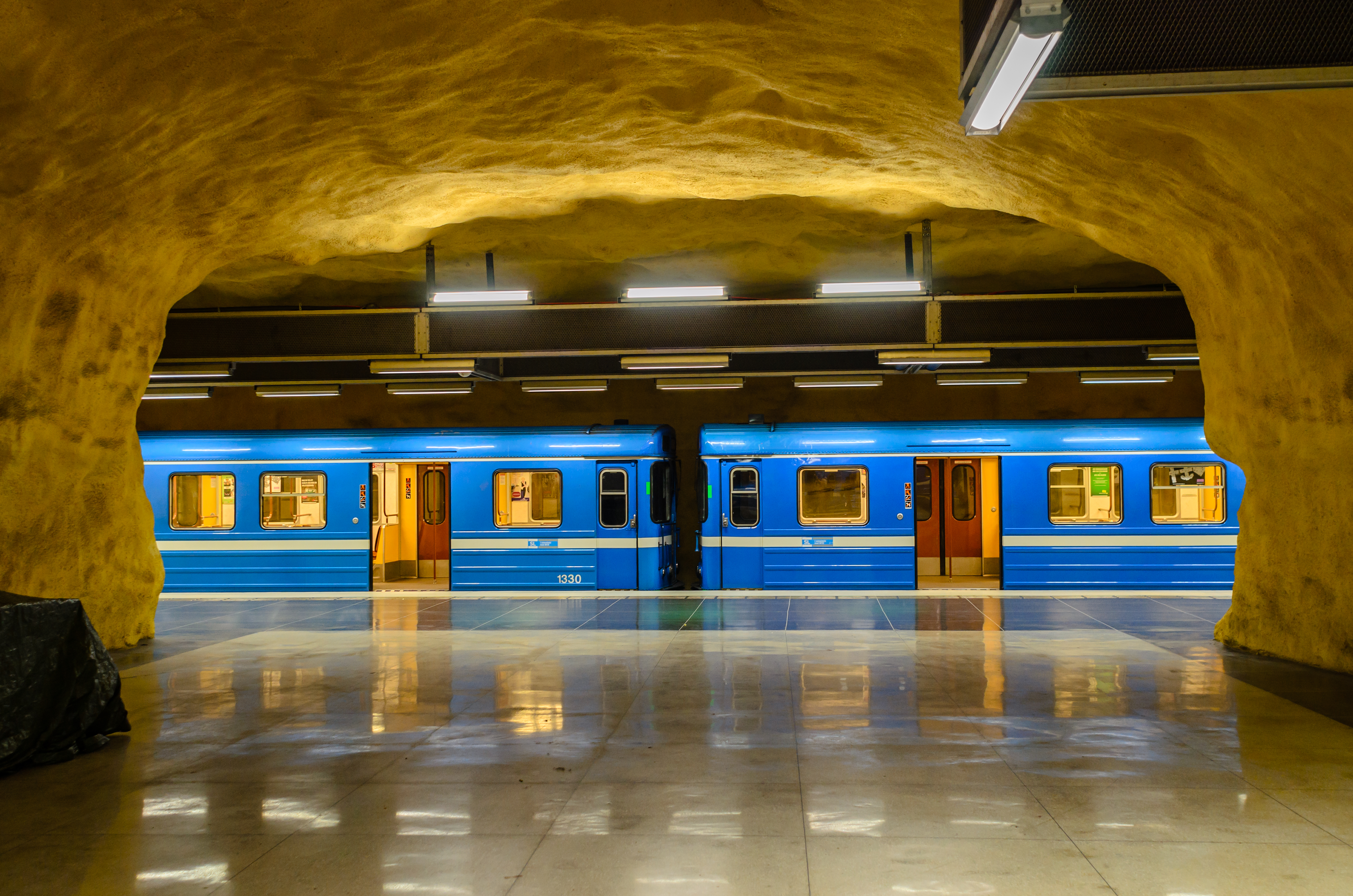 Akalla metro station August 2014 01