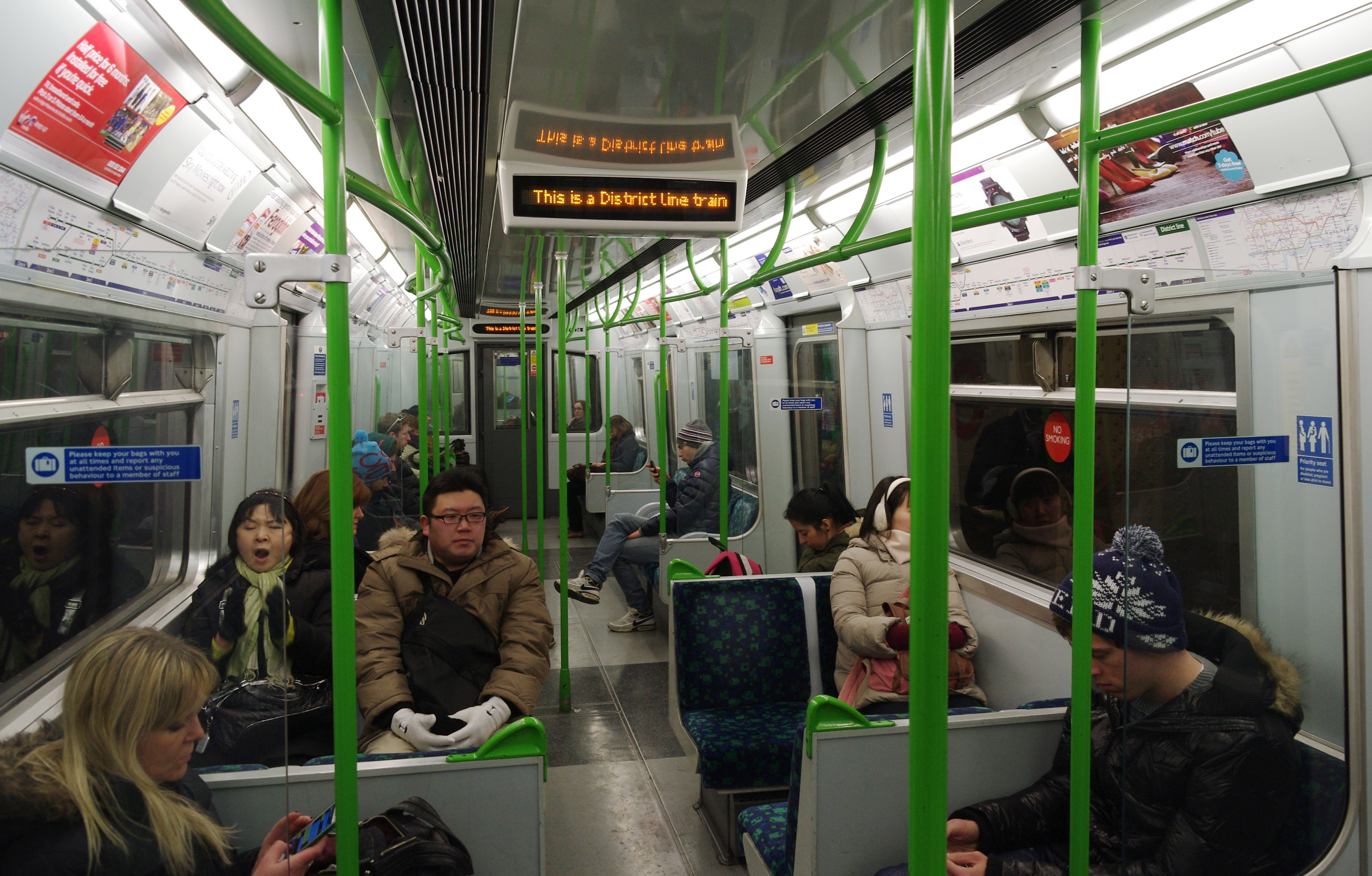 London MMB O1 District Line D-Stock