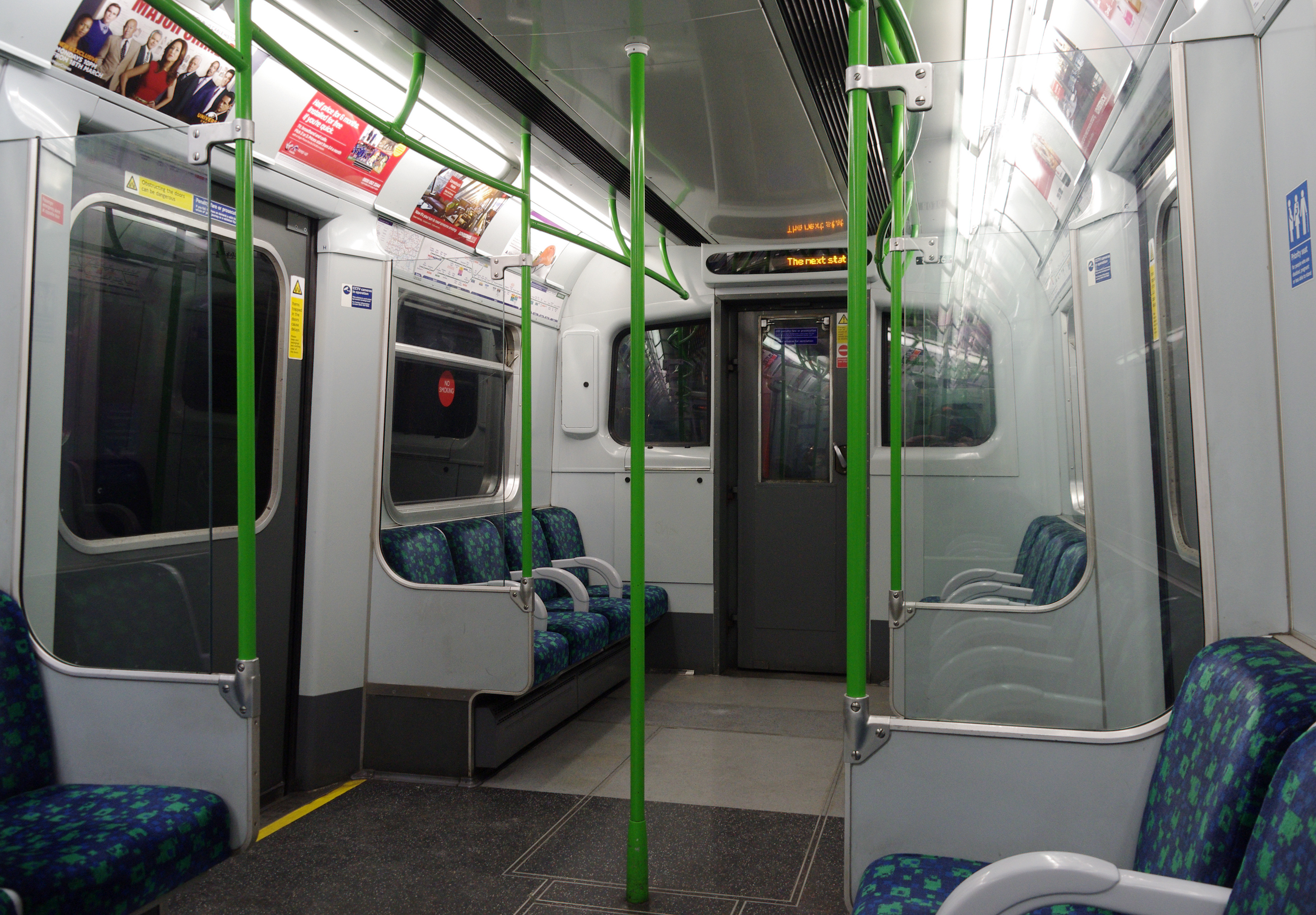 London MMB O2 District Line D-Stock