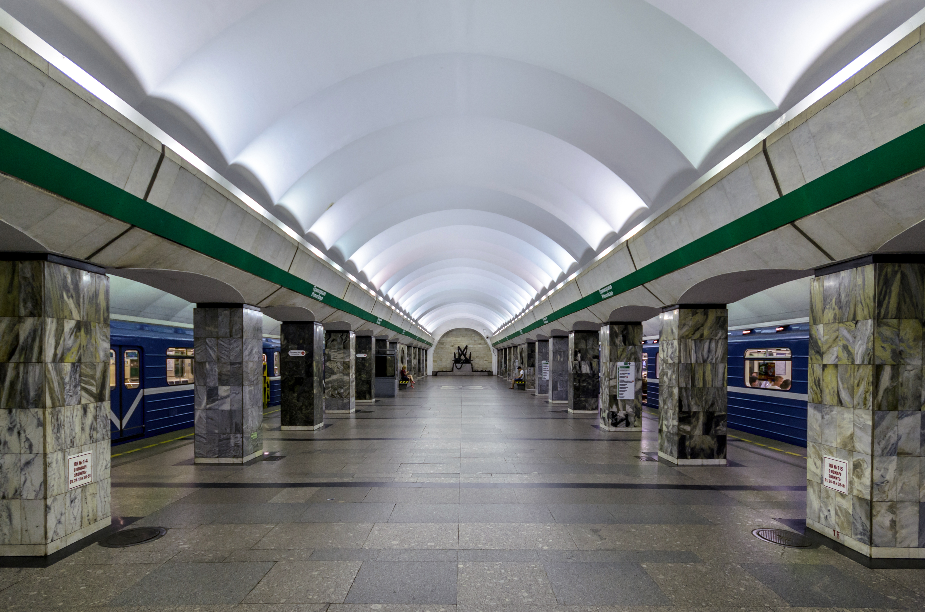 Metro SPB Line3 Primorskaya platform