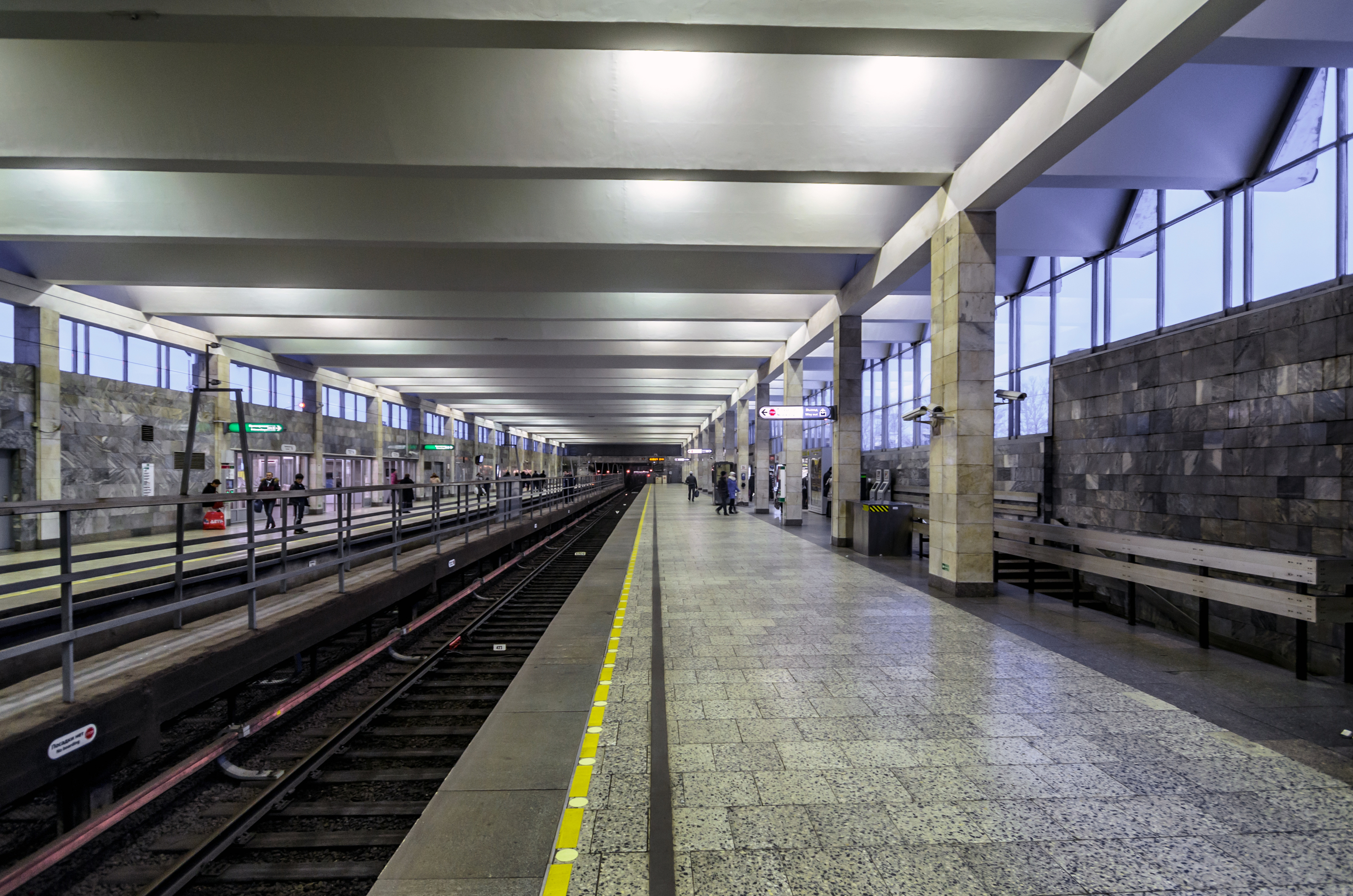 Metro SPB Line3 Rybatskoe Platform