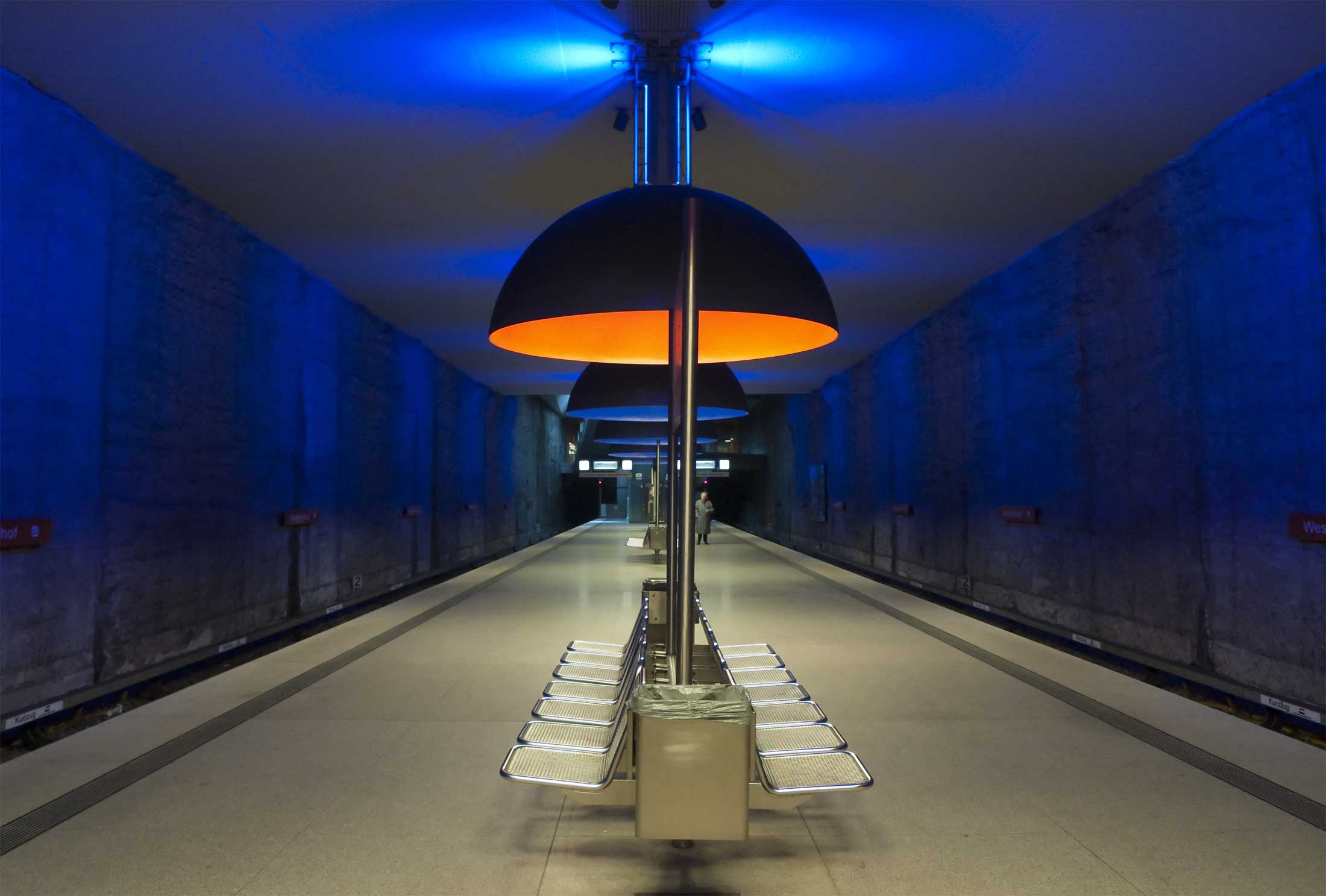 Munich subway Westfriedhof (U1)