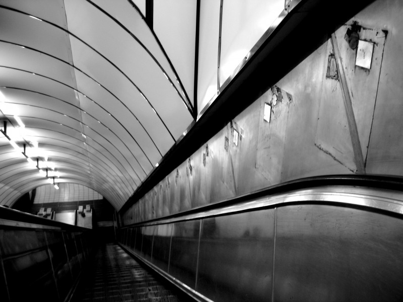 2006-01-08 - United Kingdom - England - London - King's Cross - Underground - No Advertisements - Bl 4888566642