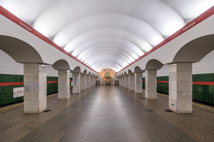 Metro SPB Line1 Lesnaya Platform