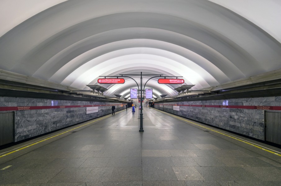 Metro SPB Line1 Ploschad Muzhestva
