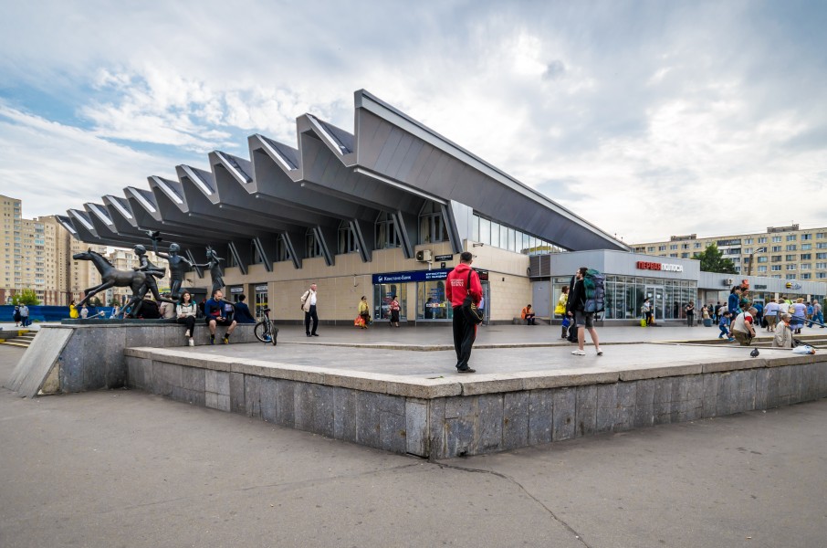 Metro SPB Line2 Pionerskaya Pavilion
