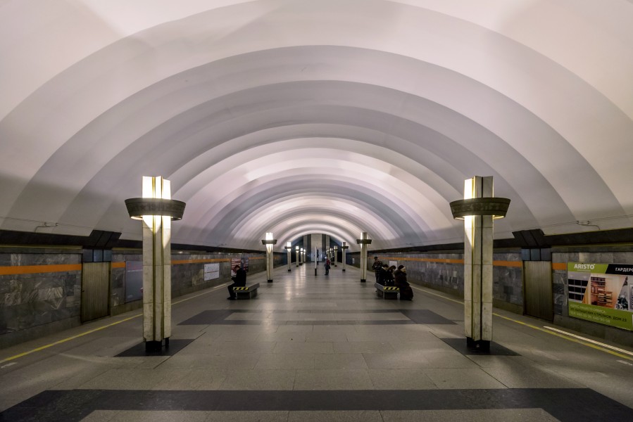 Metro SPB Line4 Ladozhskaya Platform