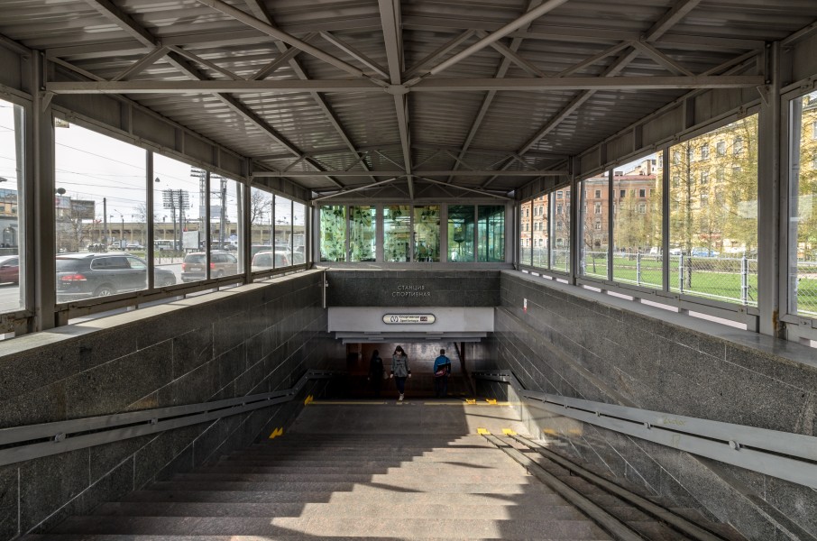 Metro SPB Line5 Sportivnaya Entrance 1