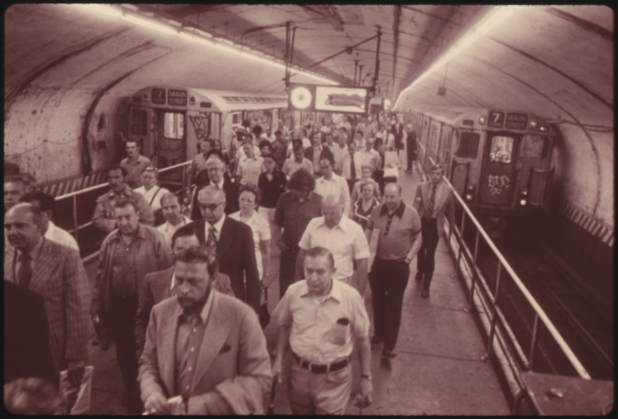 MORNING RUSH HOUR PASSENGERS GOING TO AND FROM SUBWAY TRAINS OPERATED BY THE NEW YORK CITY TRANSIT AUTHORITY. THE... - NARA - 556818