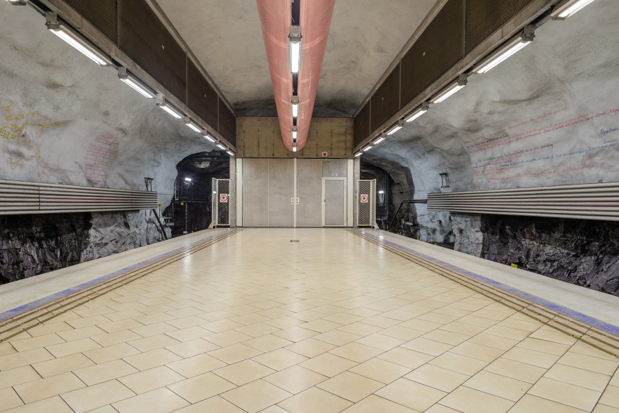 Rissne Metro station Septamber 2014 01