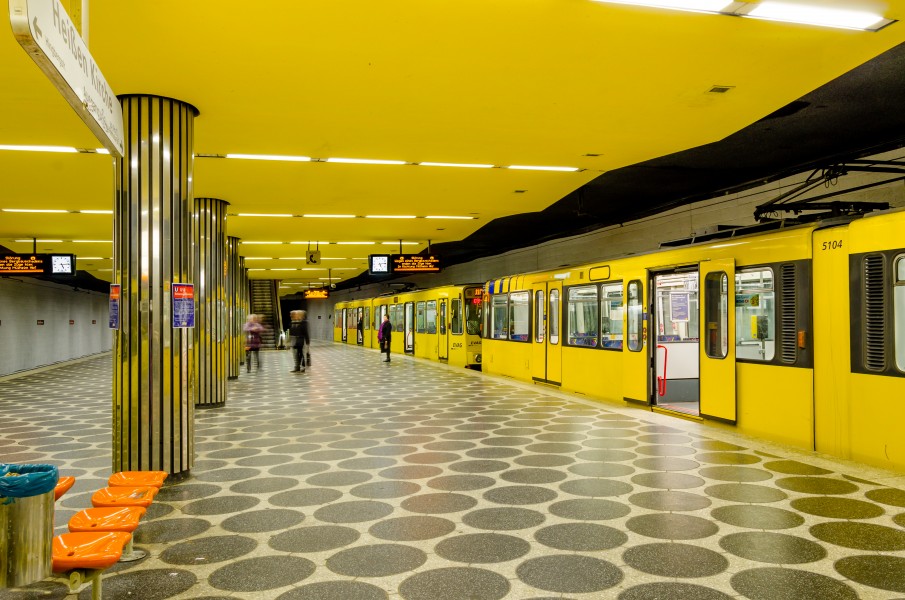 UBahnhof-Heissen-Kirche-2012