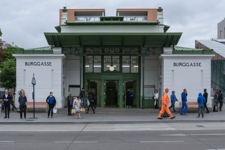 Wien Burggasse Stadthalle metro station bus stop