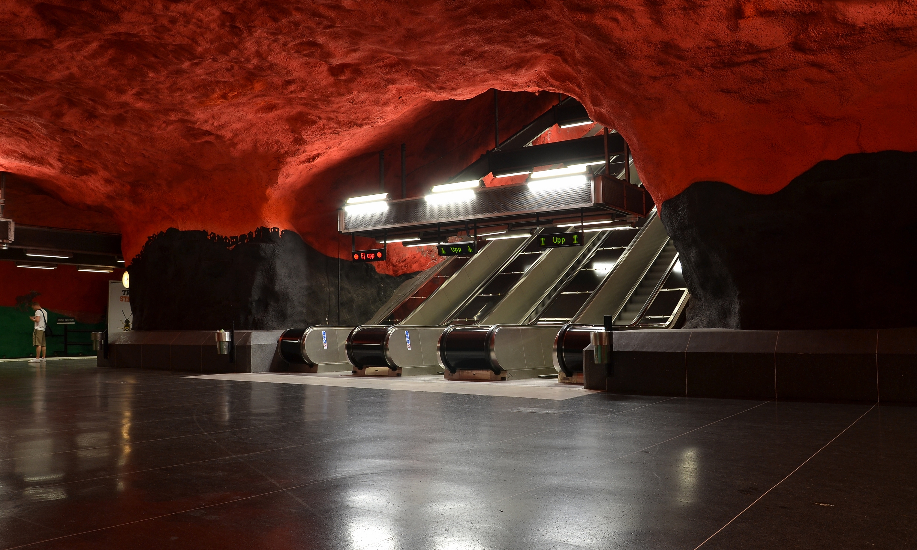 Stockholm - Solna centrum Metro station (by Pudelek)