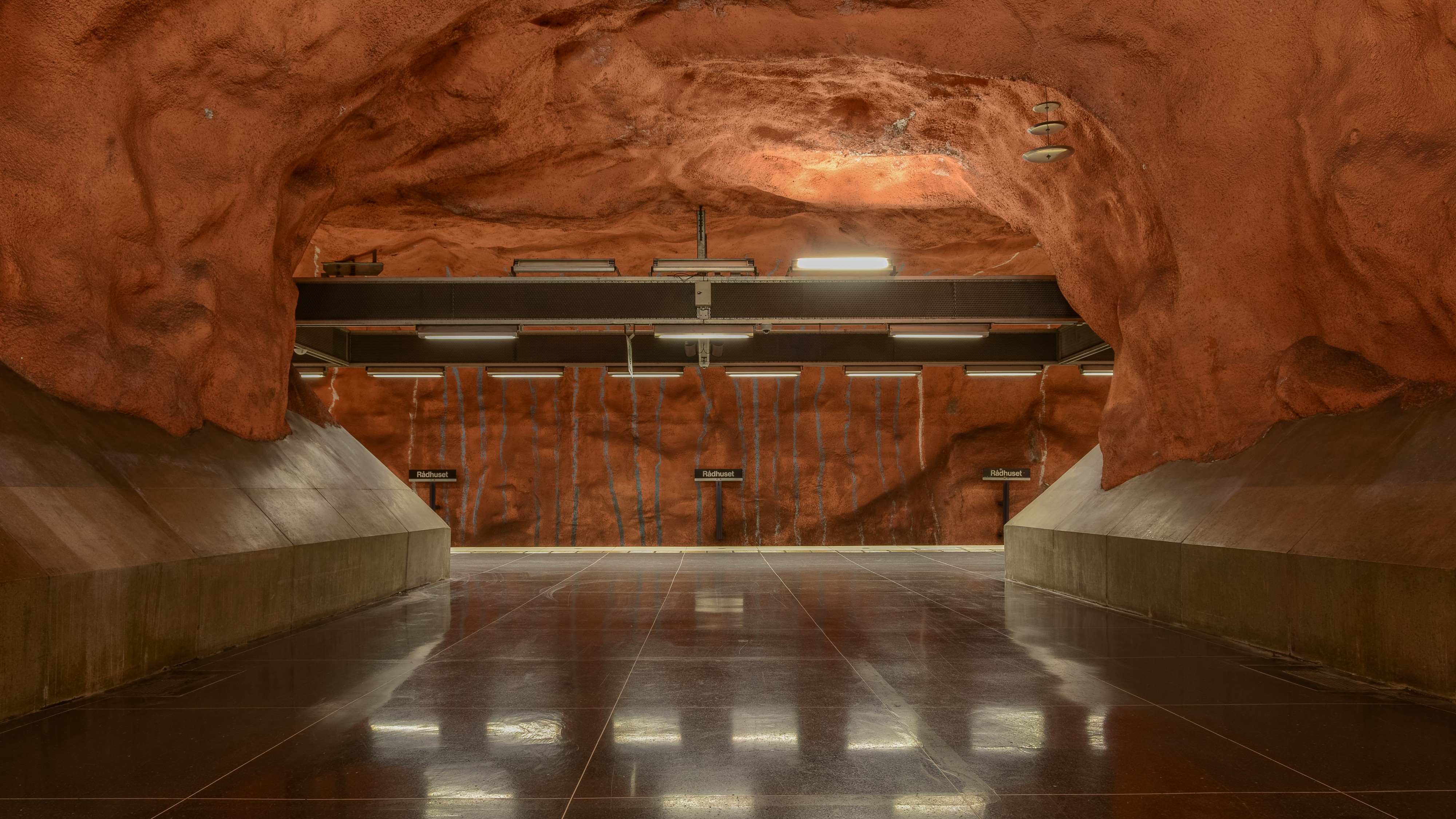 Rådhuset metro station June 2014 01