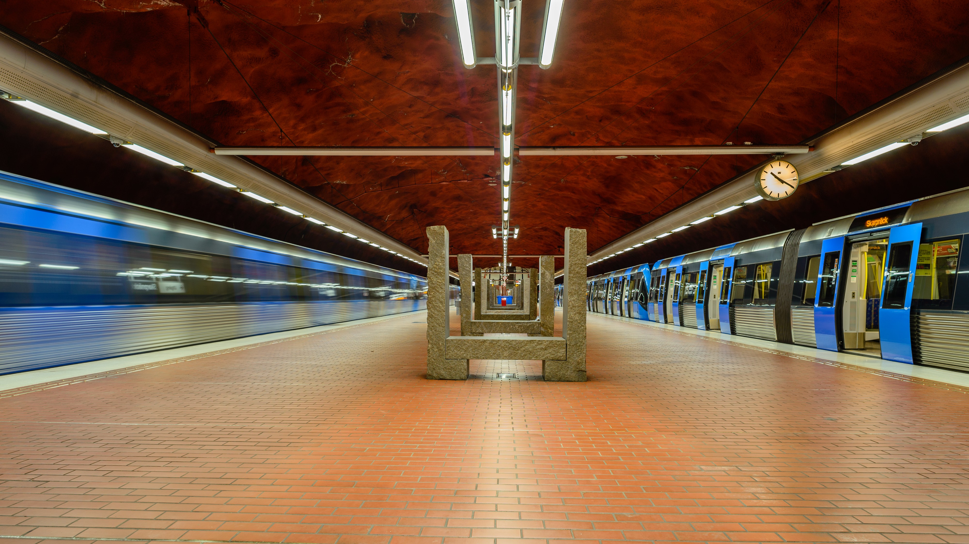 Skarpnäck Metro station October 2014 01