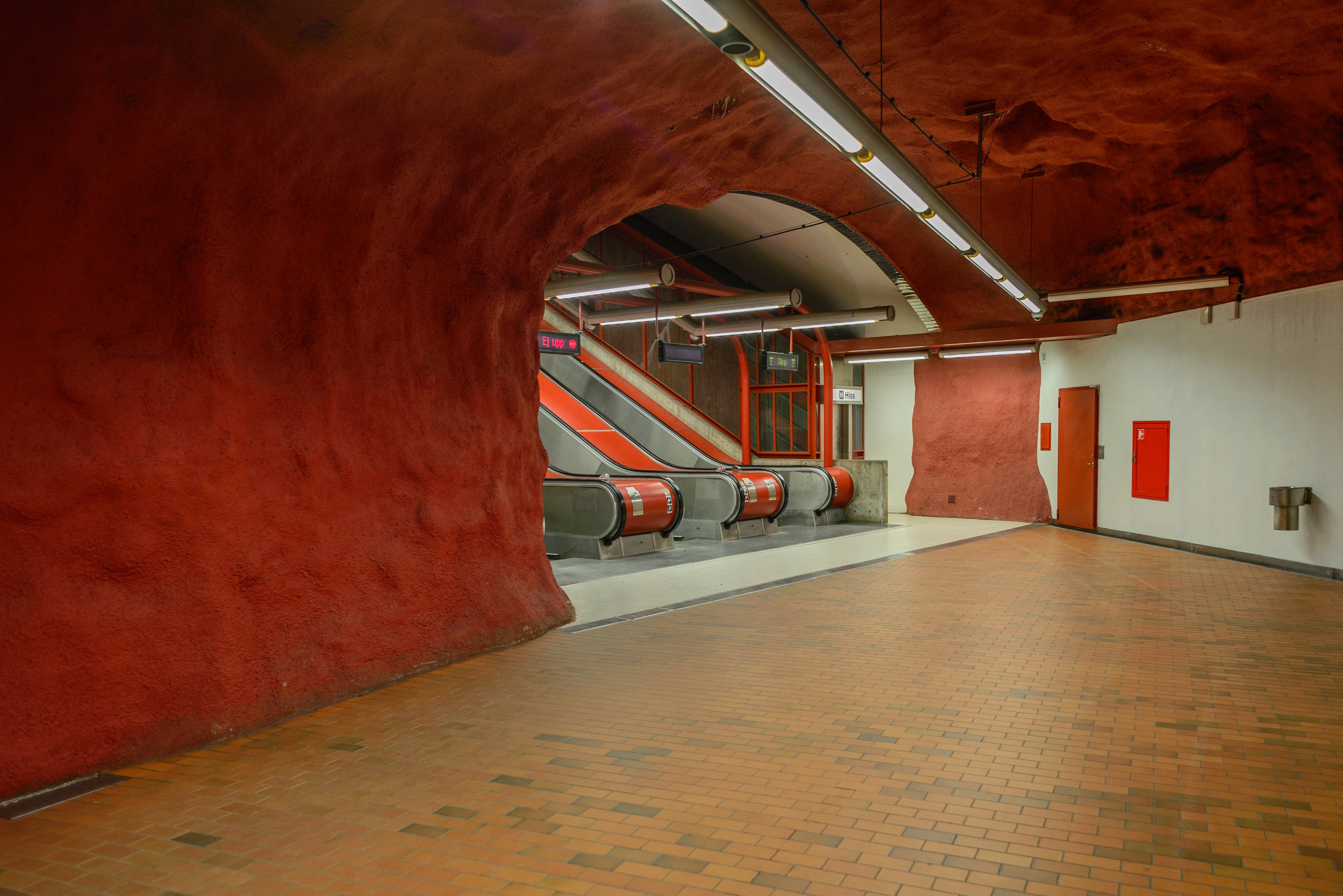 Skarpnäck Metro station October 2014 04