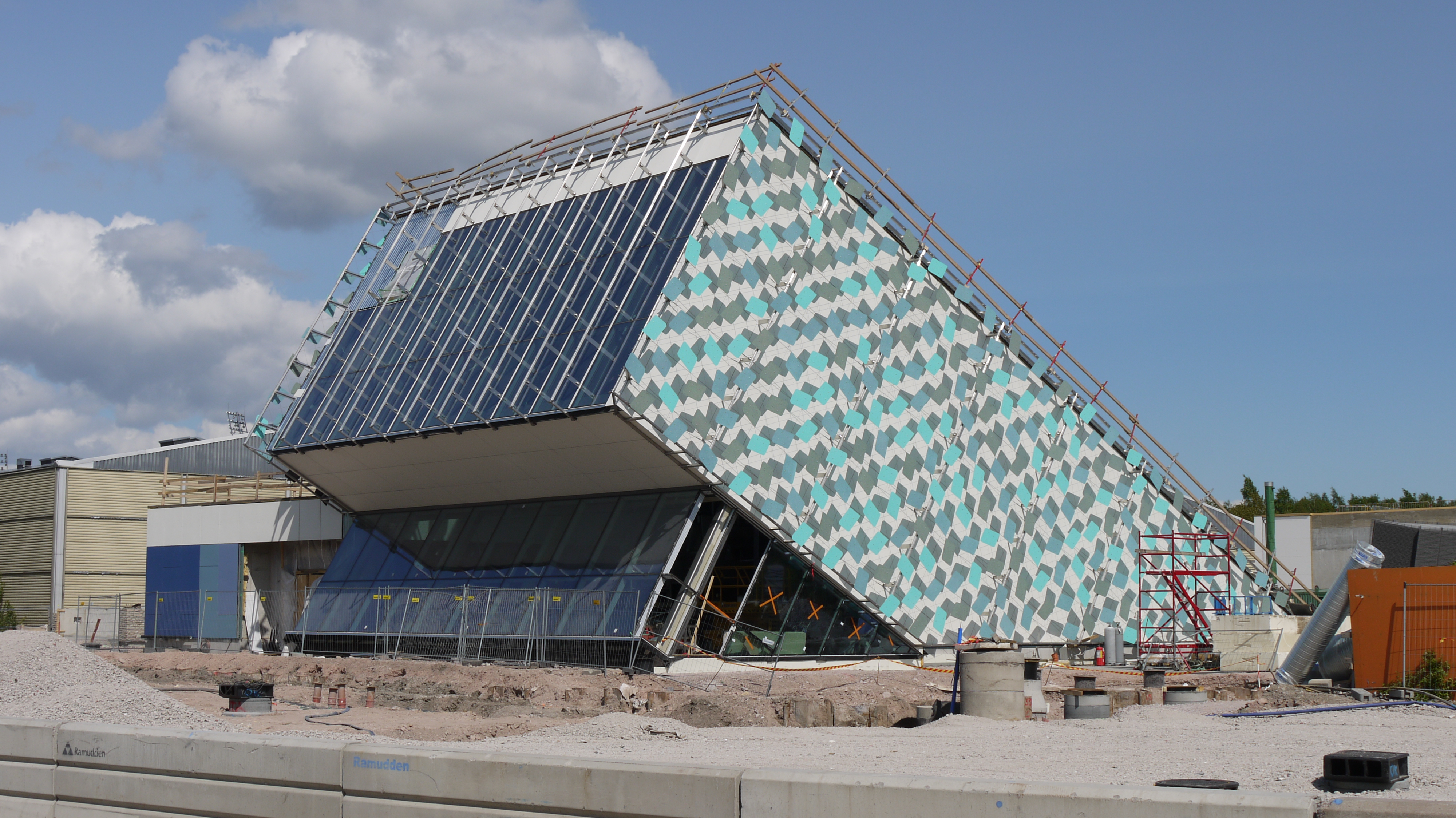 Urheilupuisto metro station, May 2016