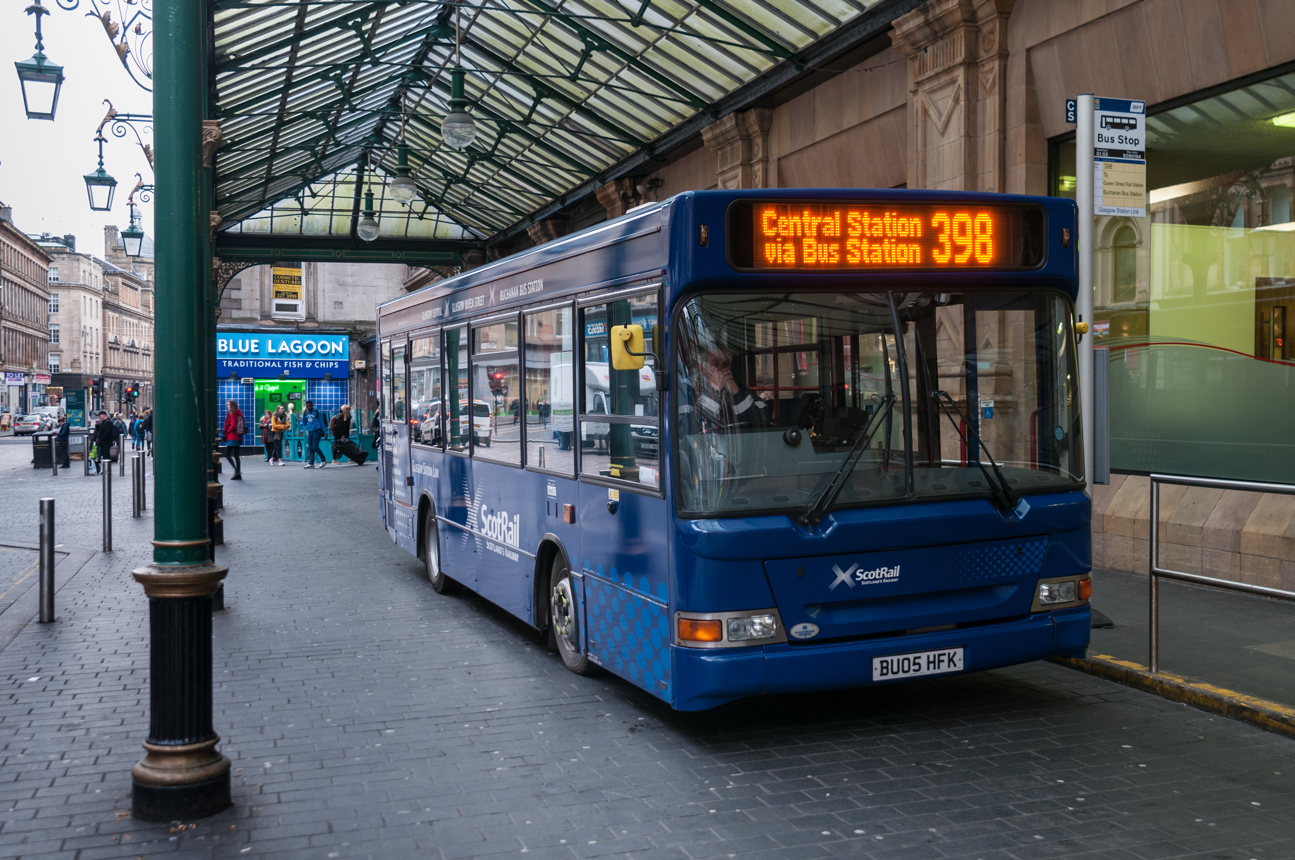 17-11-14-Bus-Glasgow RR70067