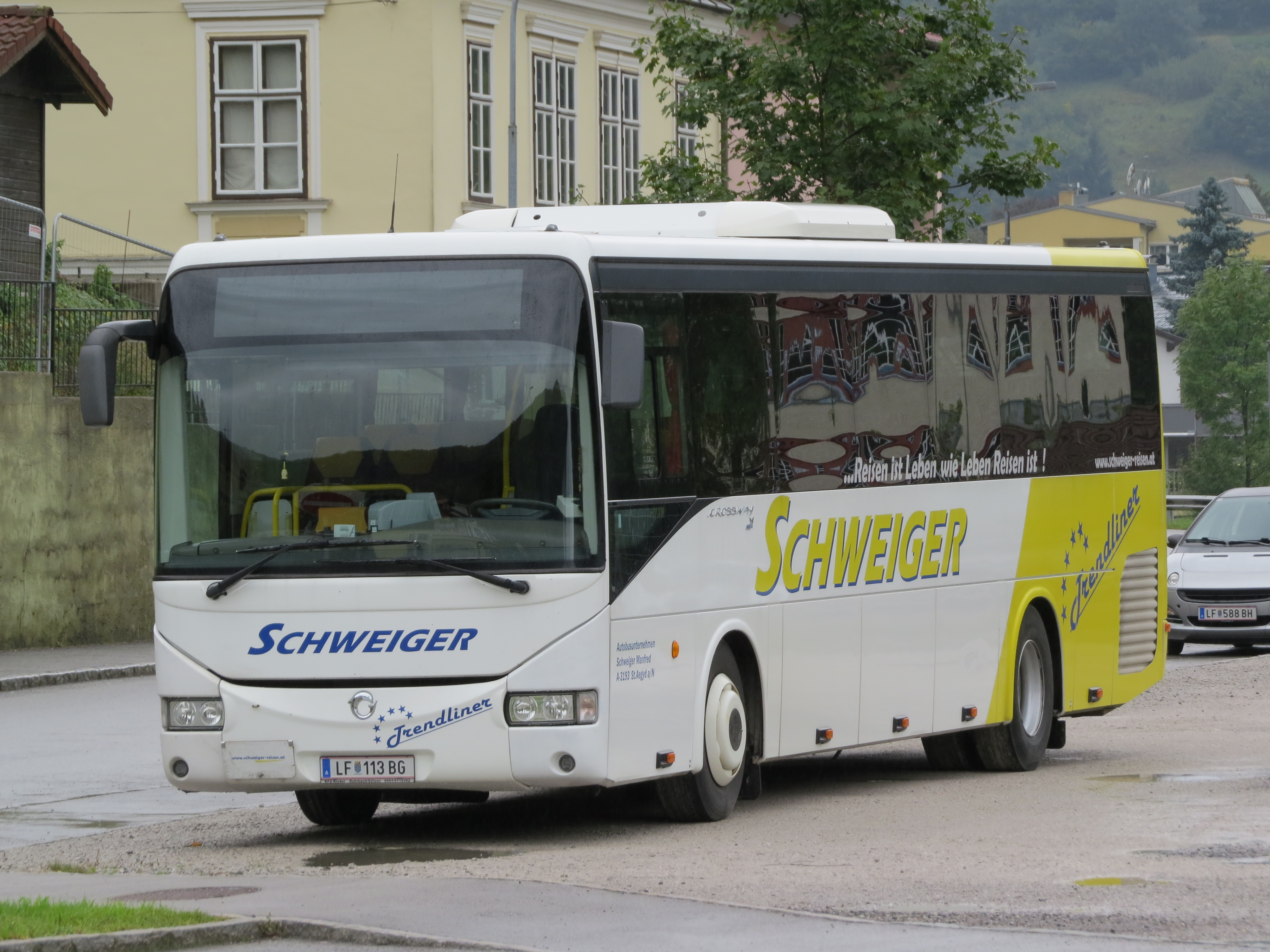 2017-09-19 (504) Irisbus Crossway of Schweiger Reisen at Bahnhof Lilienfeld