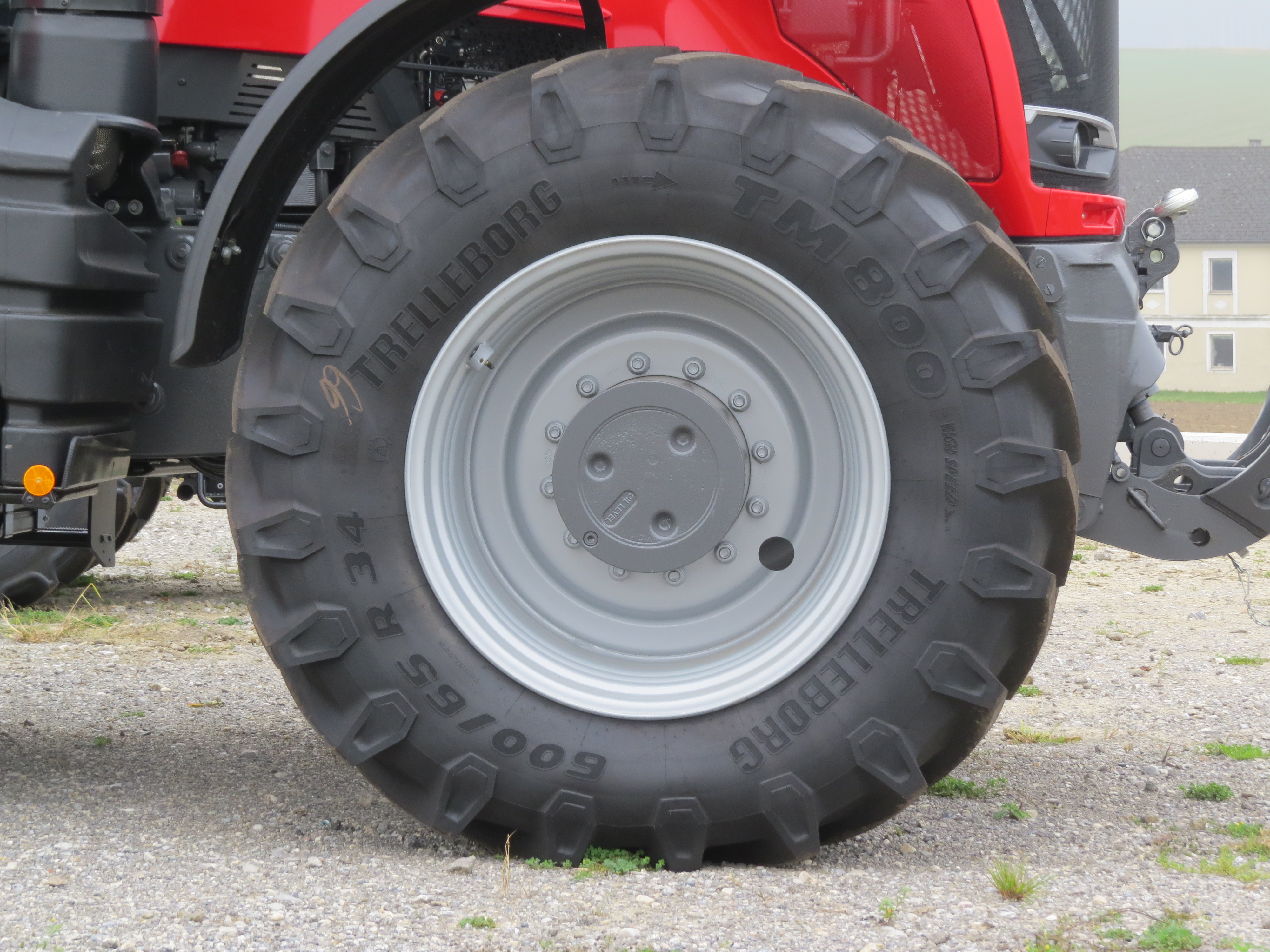 2018-11-09 (103) Trelleborg TM 800 600-65 R 34 tire of Massey Ferguson 8740 S in Wilhersdorf, Ober-Grafendorf, Austria