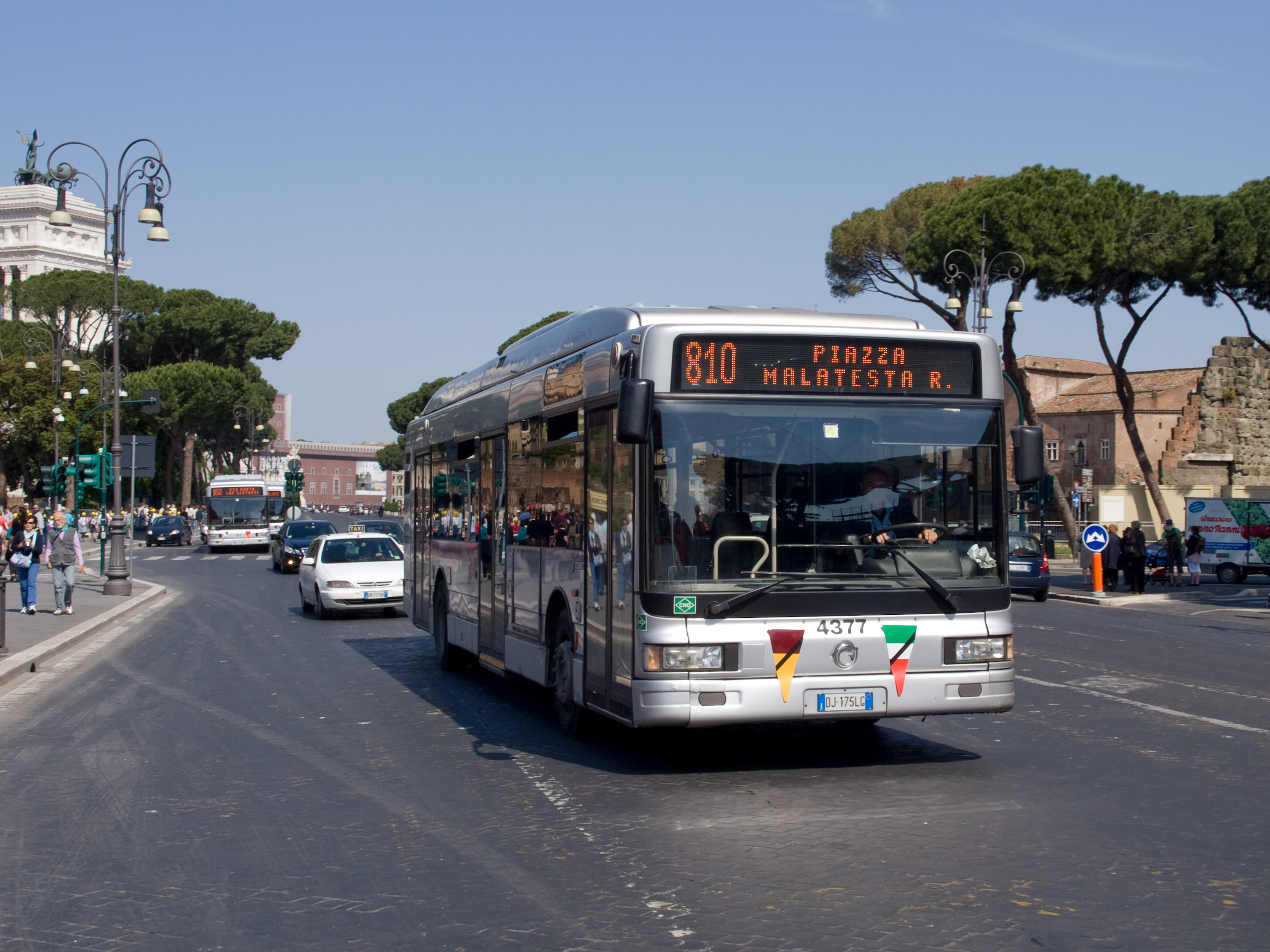 Řím, autobus 810