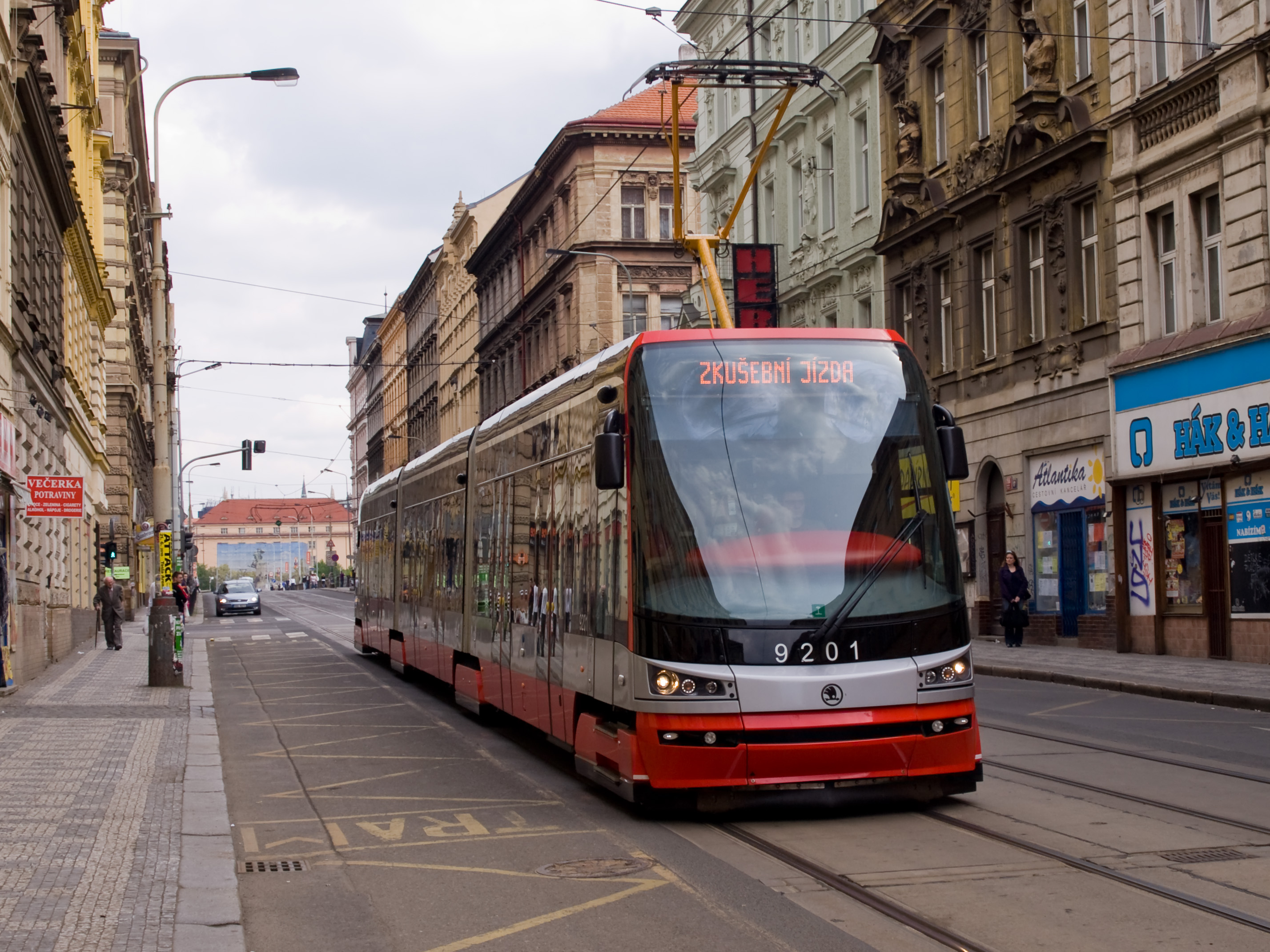 Škoda 15T, Zborovská, příjezd