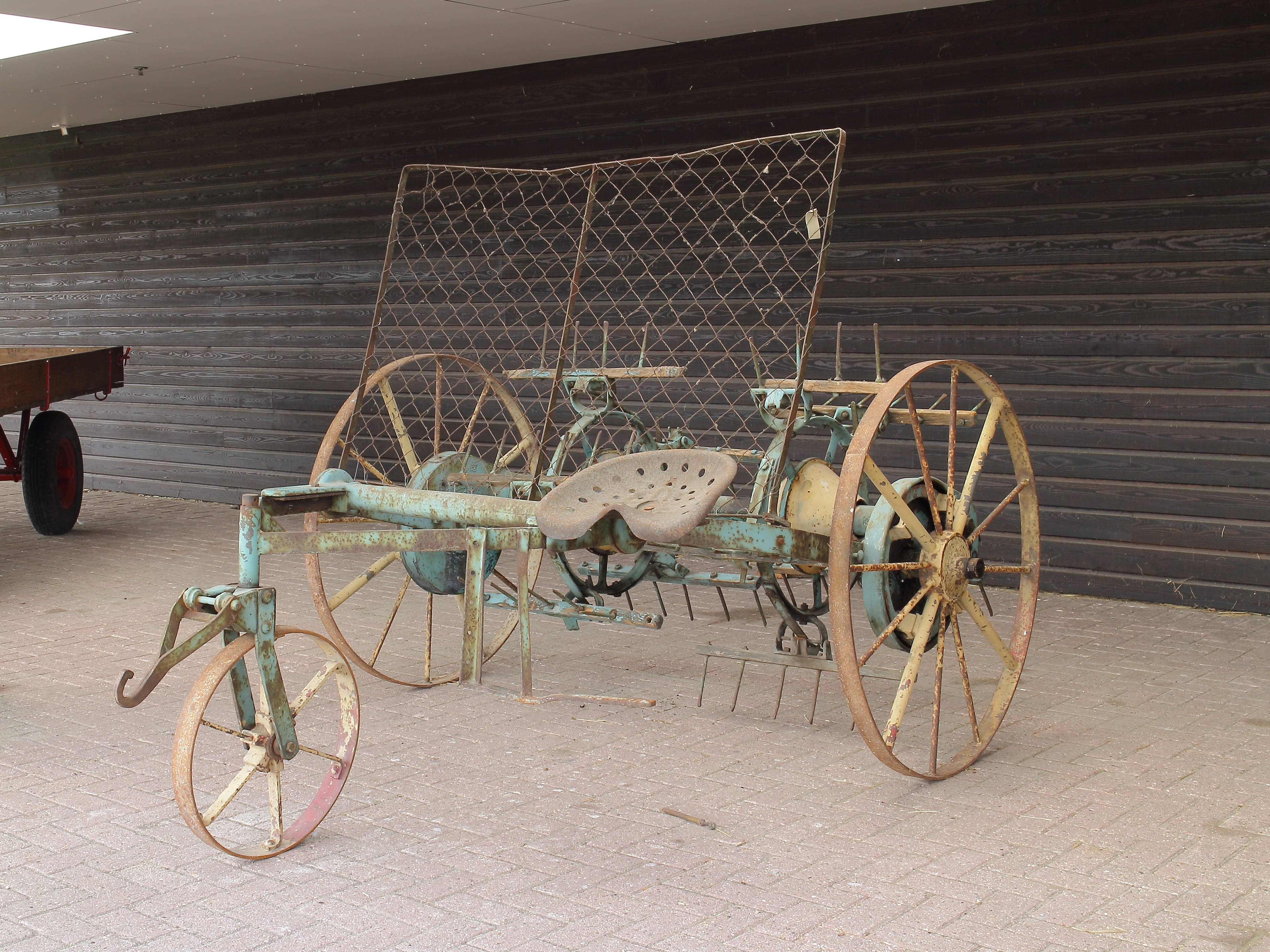 Antieke hooischudder Fries Landbouw Museum