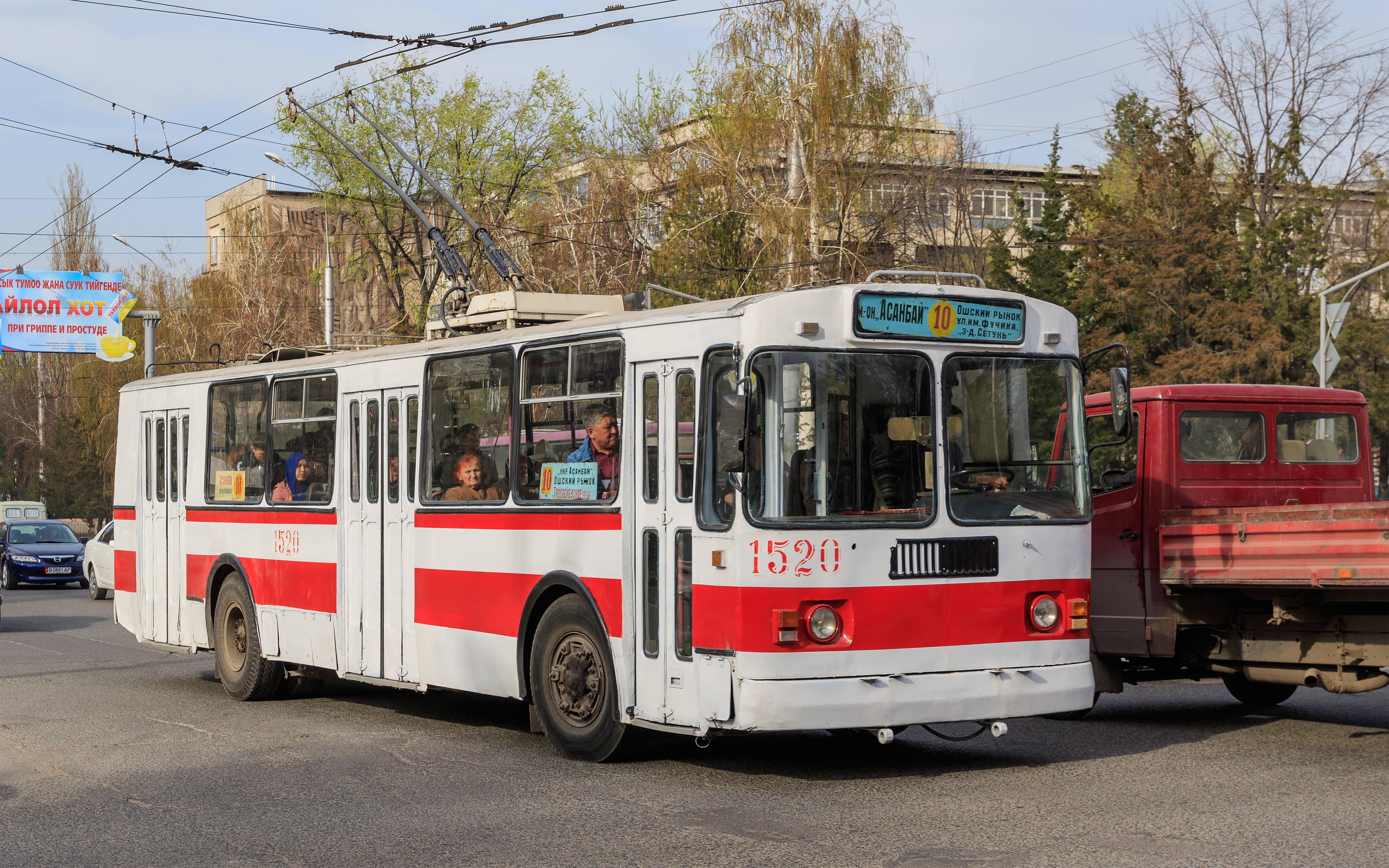 Bishkek 03-2016 img34 trolley near South Gate