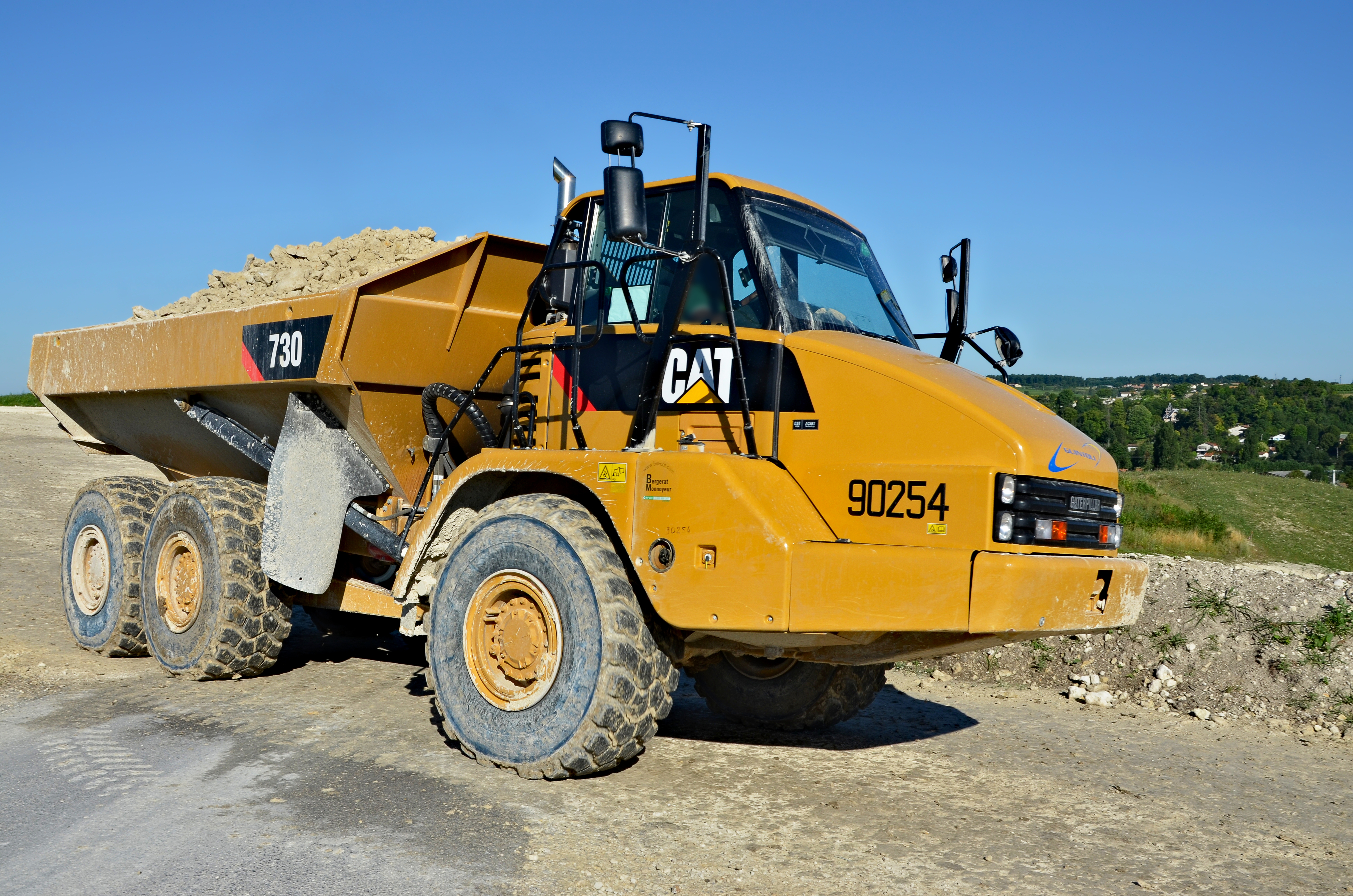 Blanzac 16 Tombereau Caterpillar 730 2013