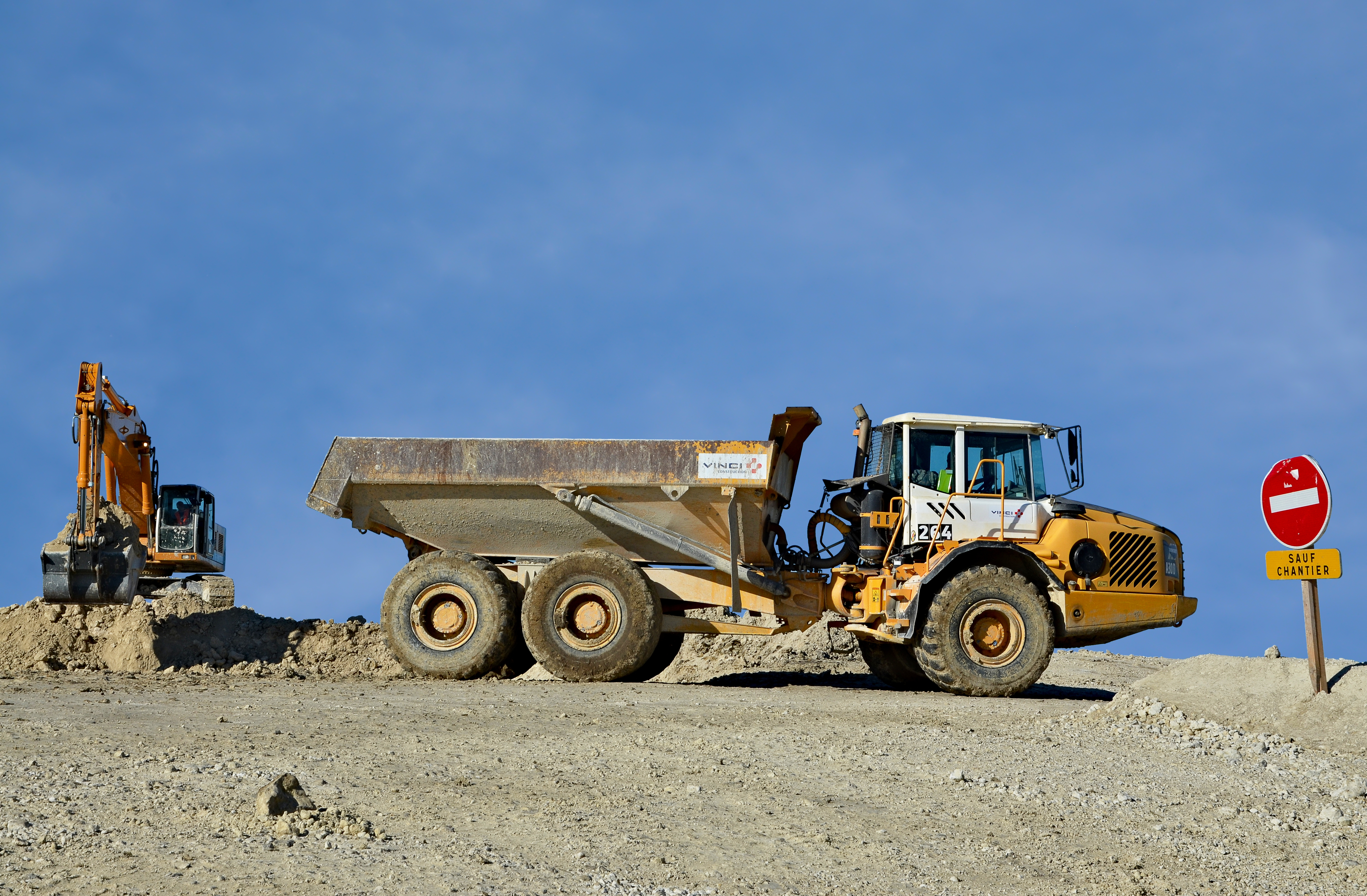Blanzac 16 Tombereau Volvo A30-D 2013