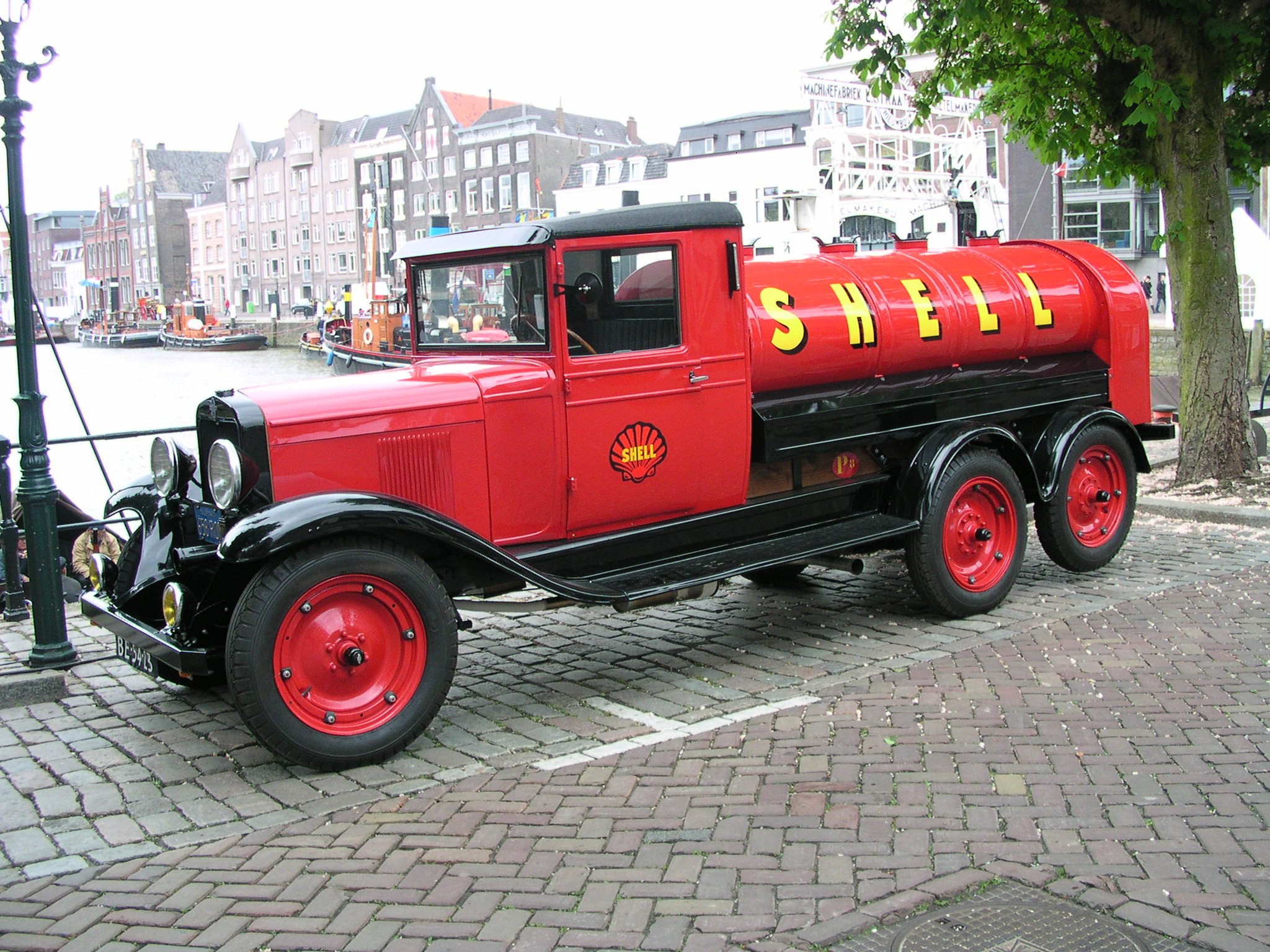 Chevrolet Shell tank truck 1